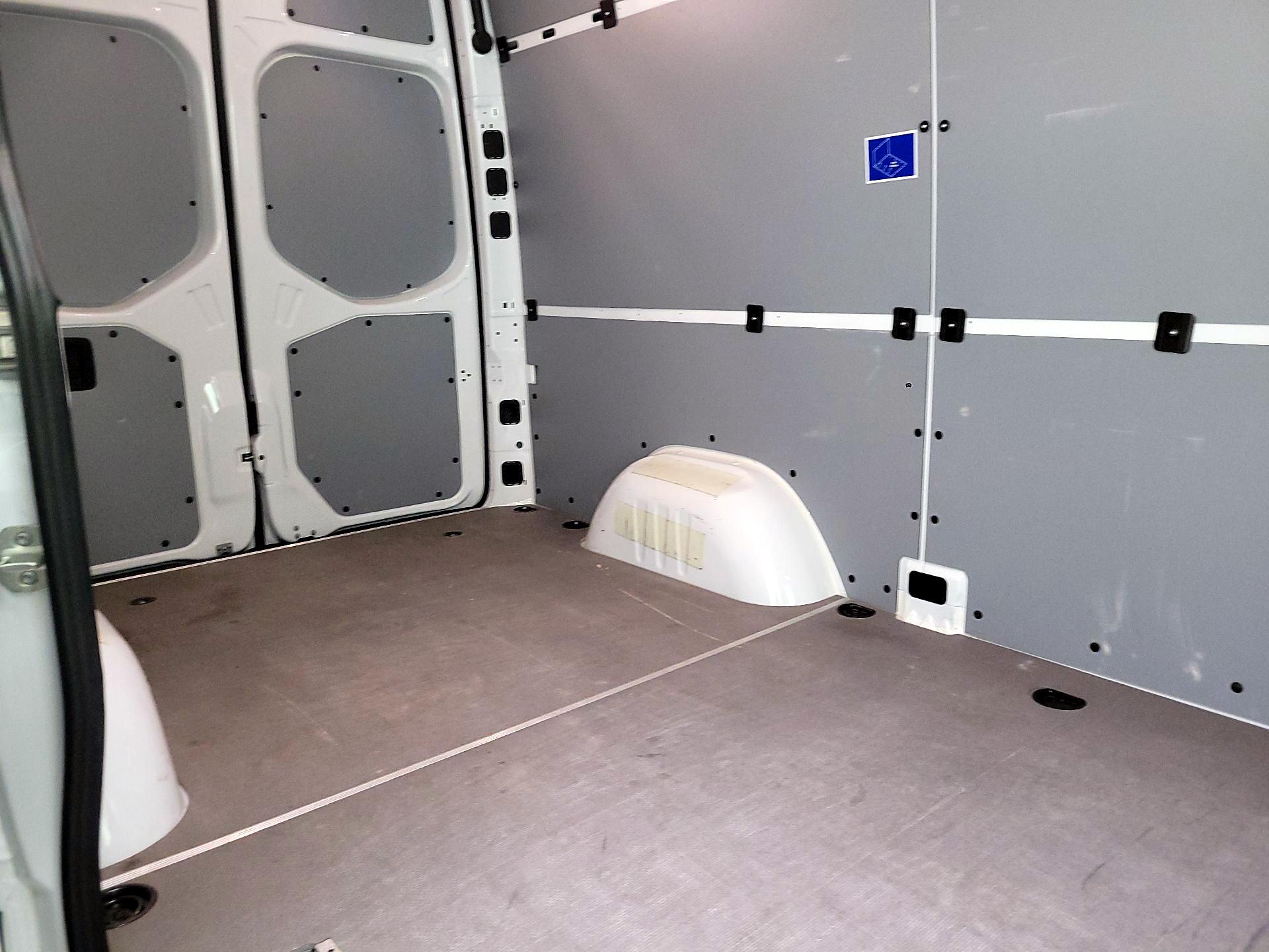 Thumbnail: 2025 Mercedes-Benz Sprinter - 18