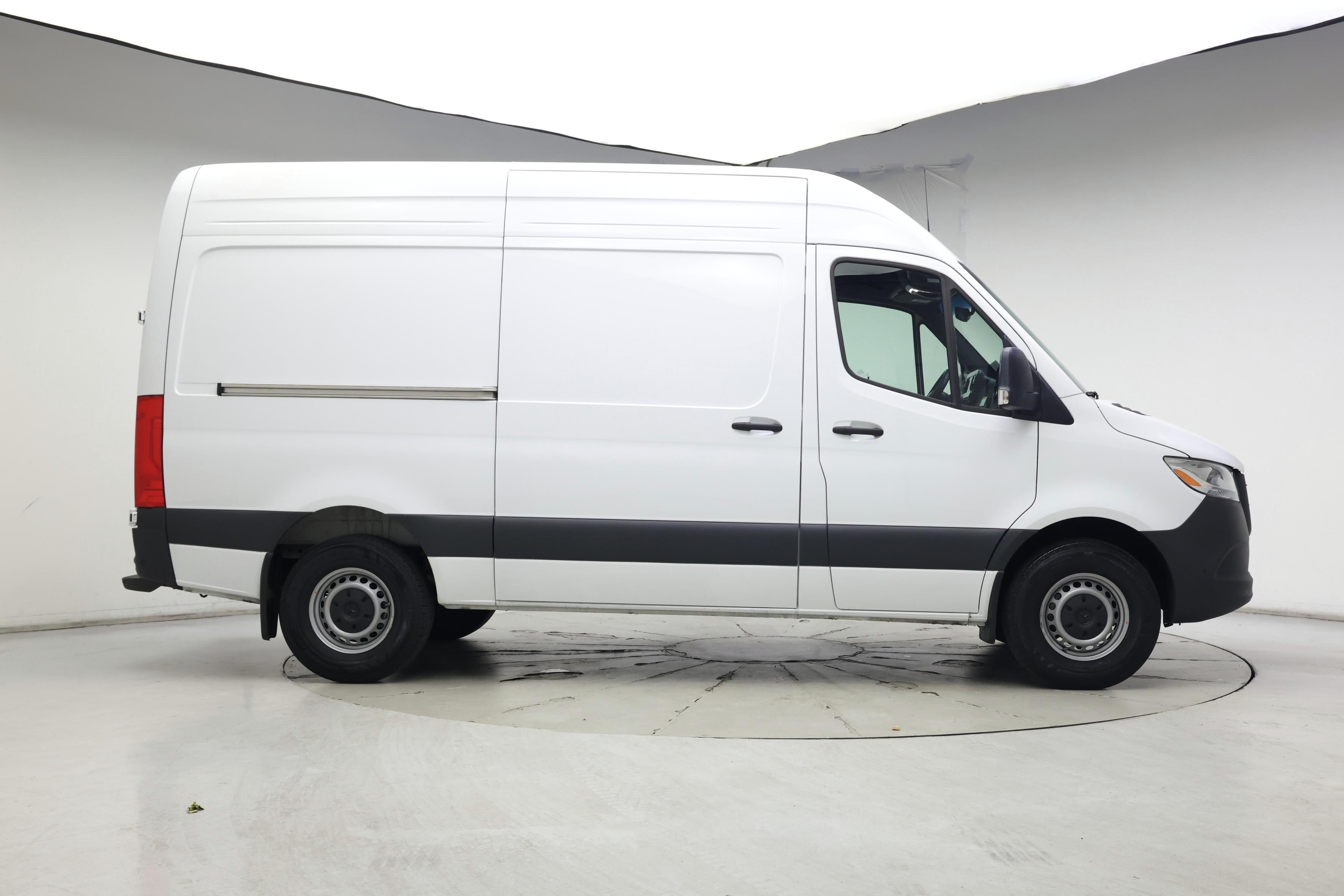 Thumbnail: 2025 Mercedes-Benz Sprinter - 7