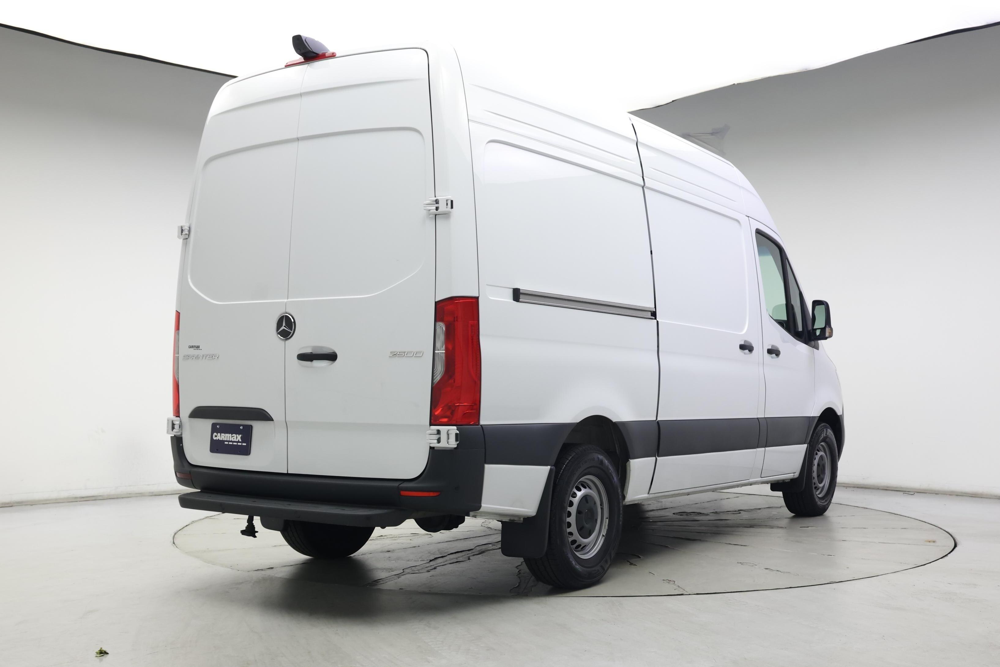 Thumbnail: 2025 Mercedes-Benz Sprinter - 8