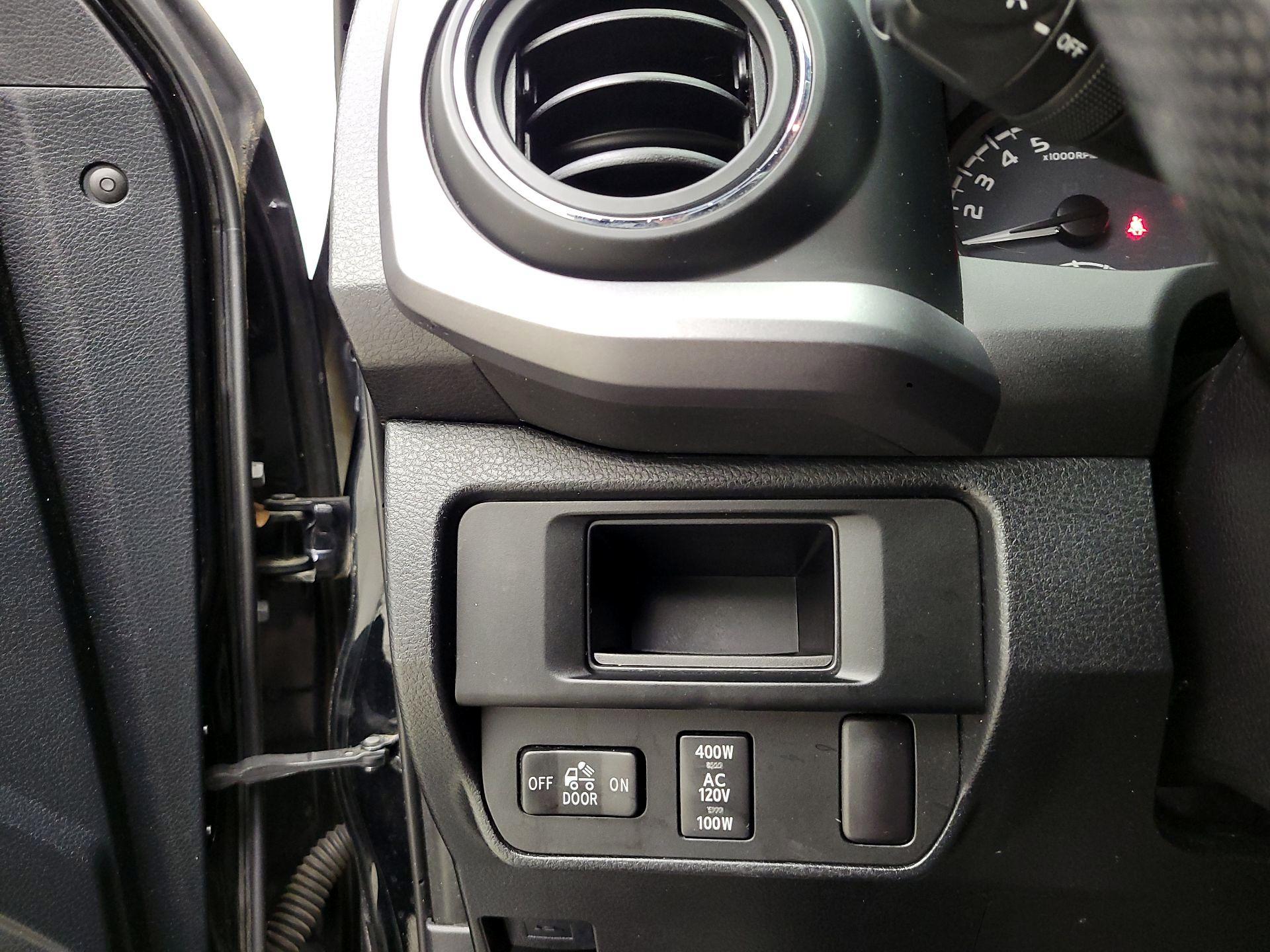 Thumbnail: 2016 Toyota Tacoma - 13