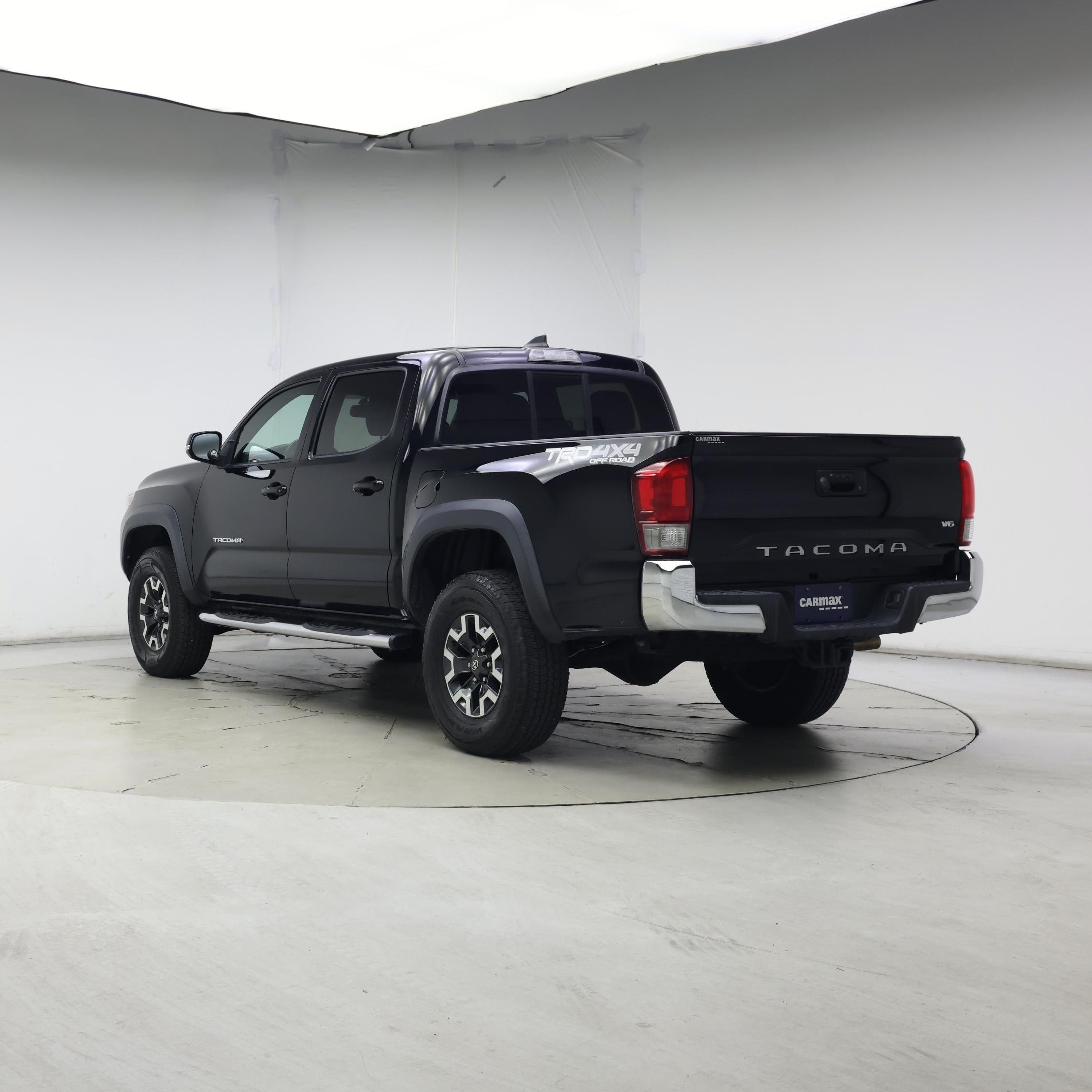 Thumbnail: 2016 Toyota Tacoma - 2