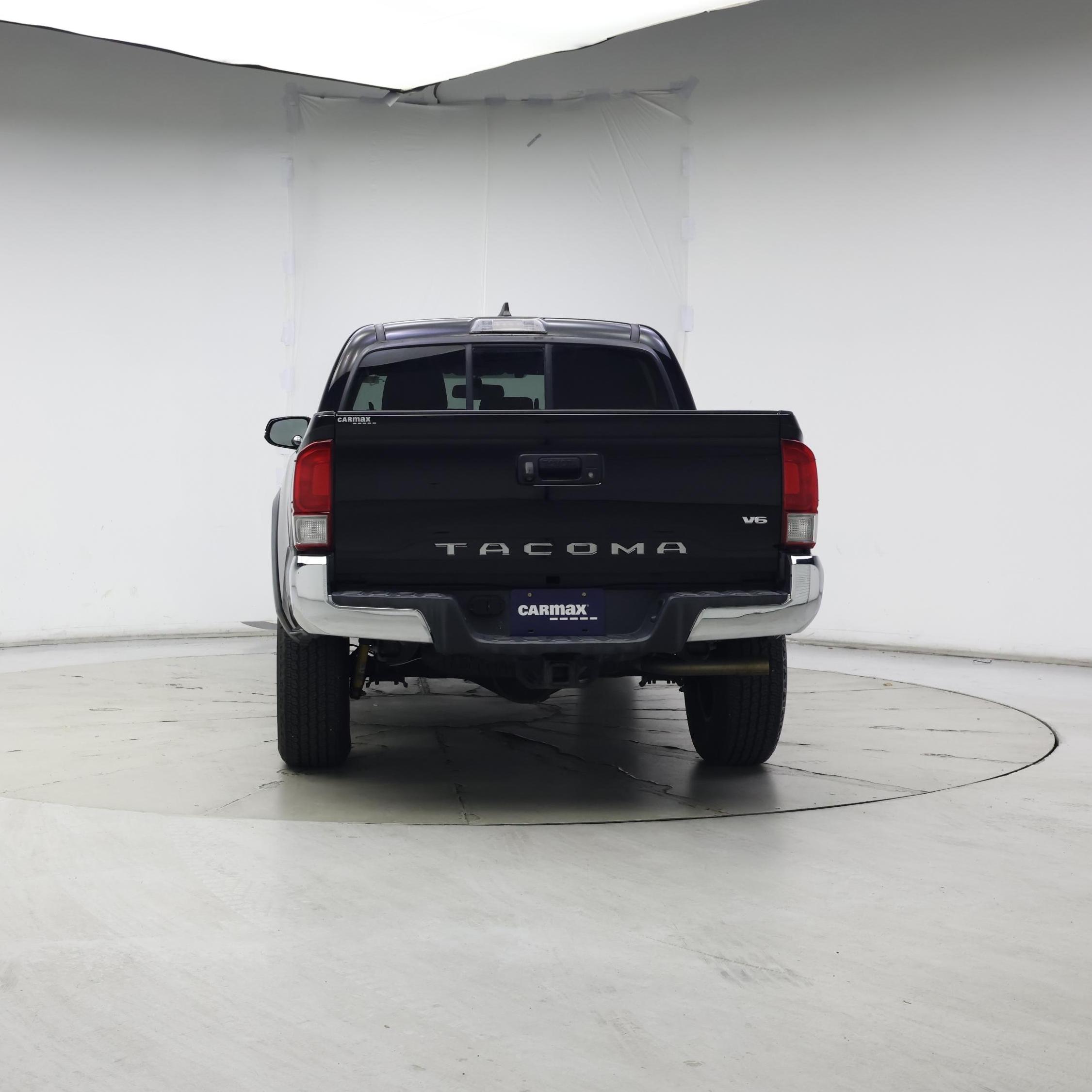 Thumbnail: 2016 Toyota Tacoma - 6