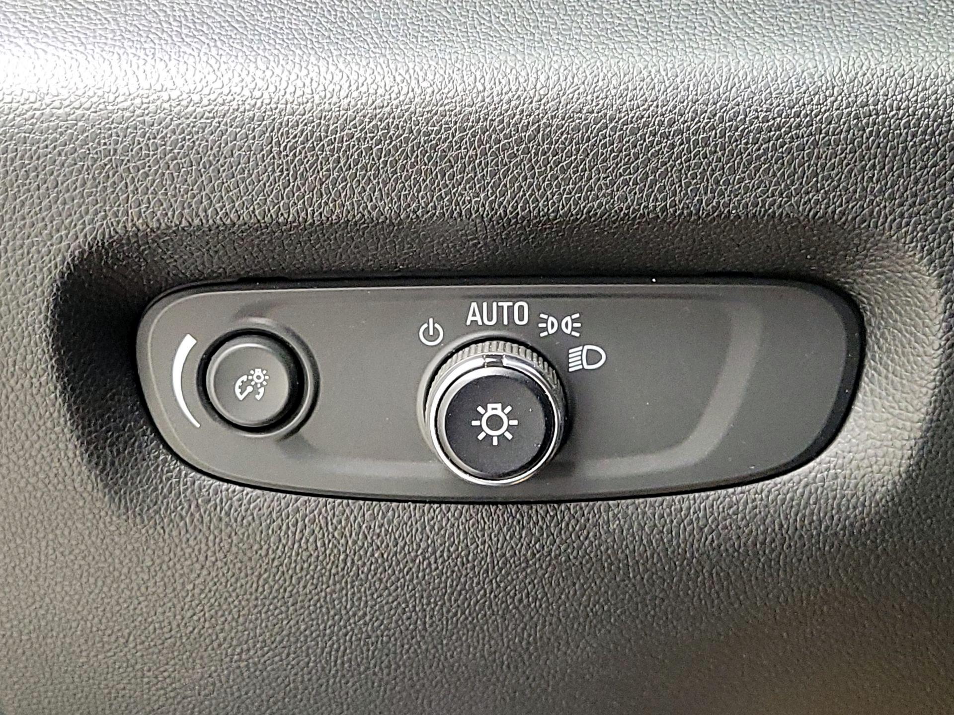 Thumbnail: 2023 Chevrolet Traverse - 13