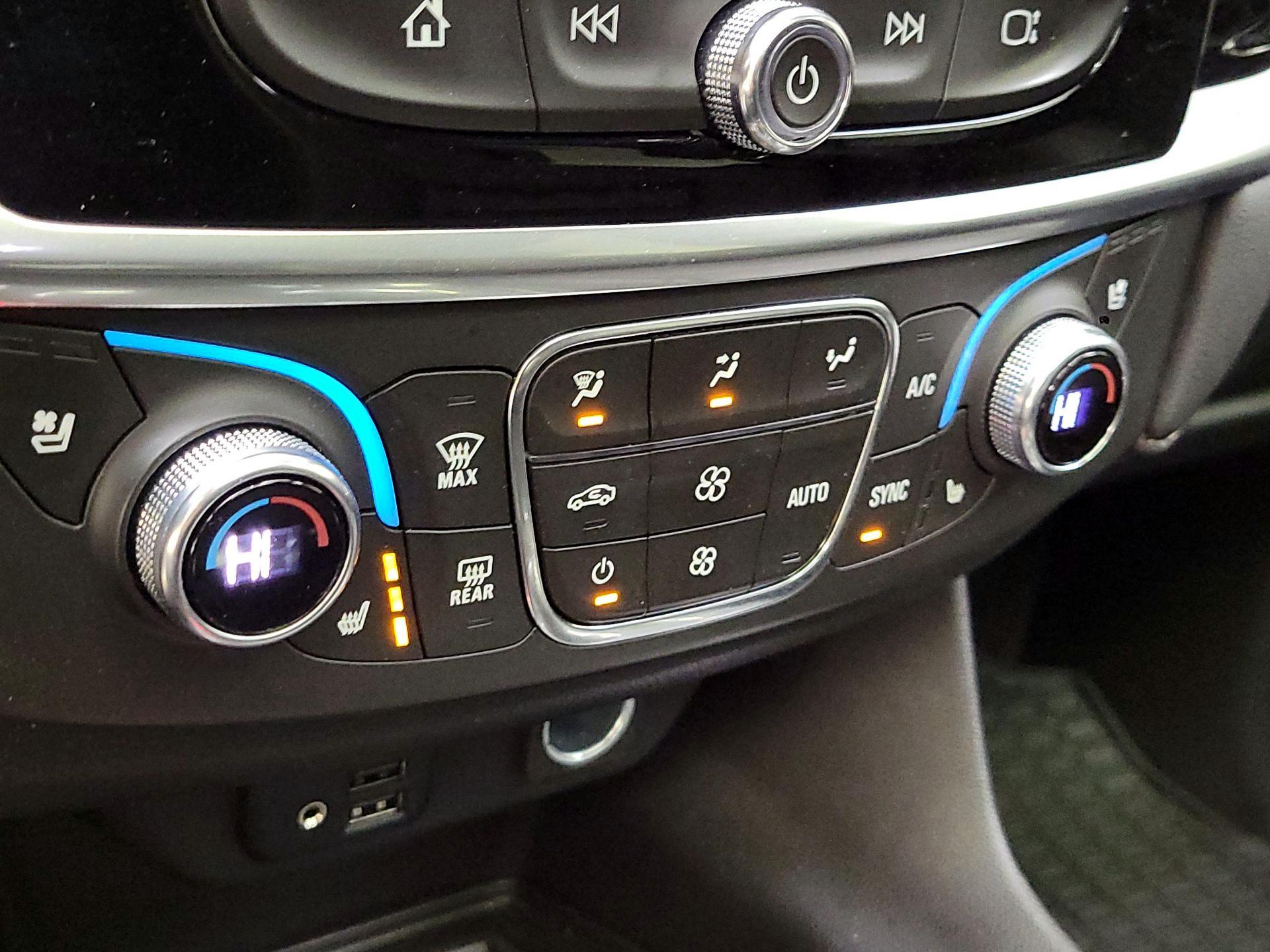 Thumbnail: 2023 Chevrolet Traverse - 16