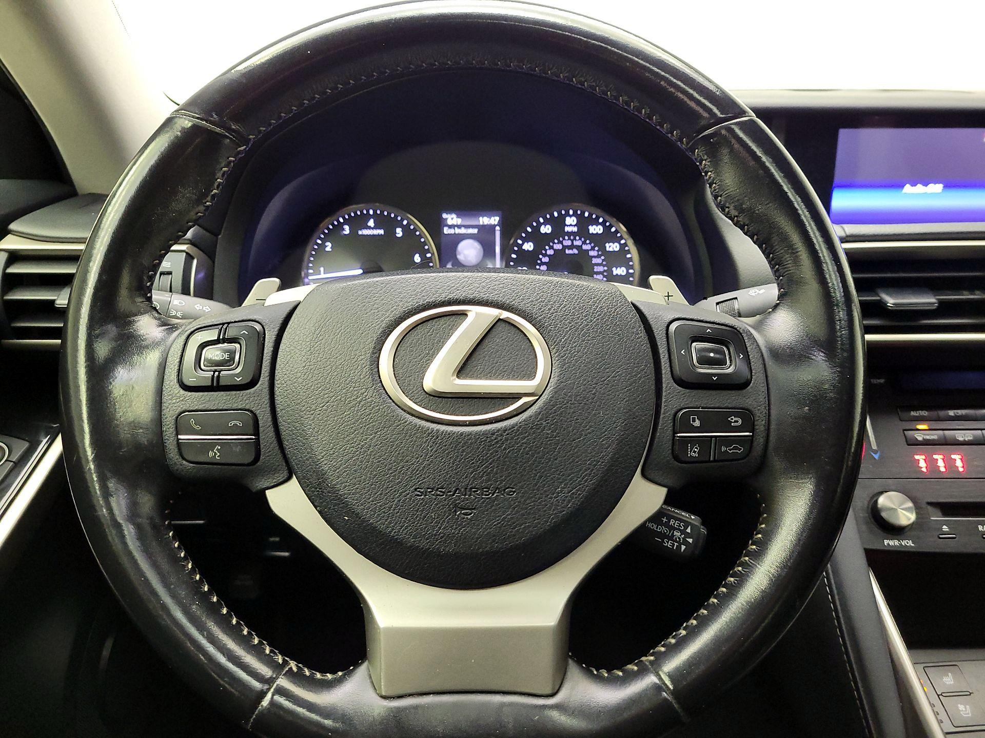 Thumbnail: 2018 Lexus IS - 10