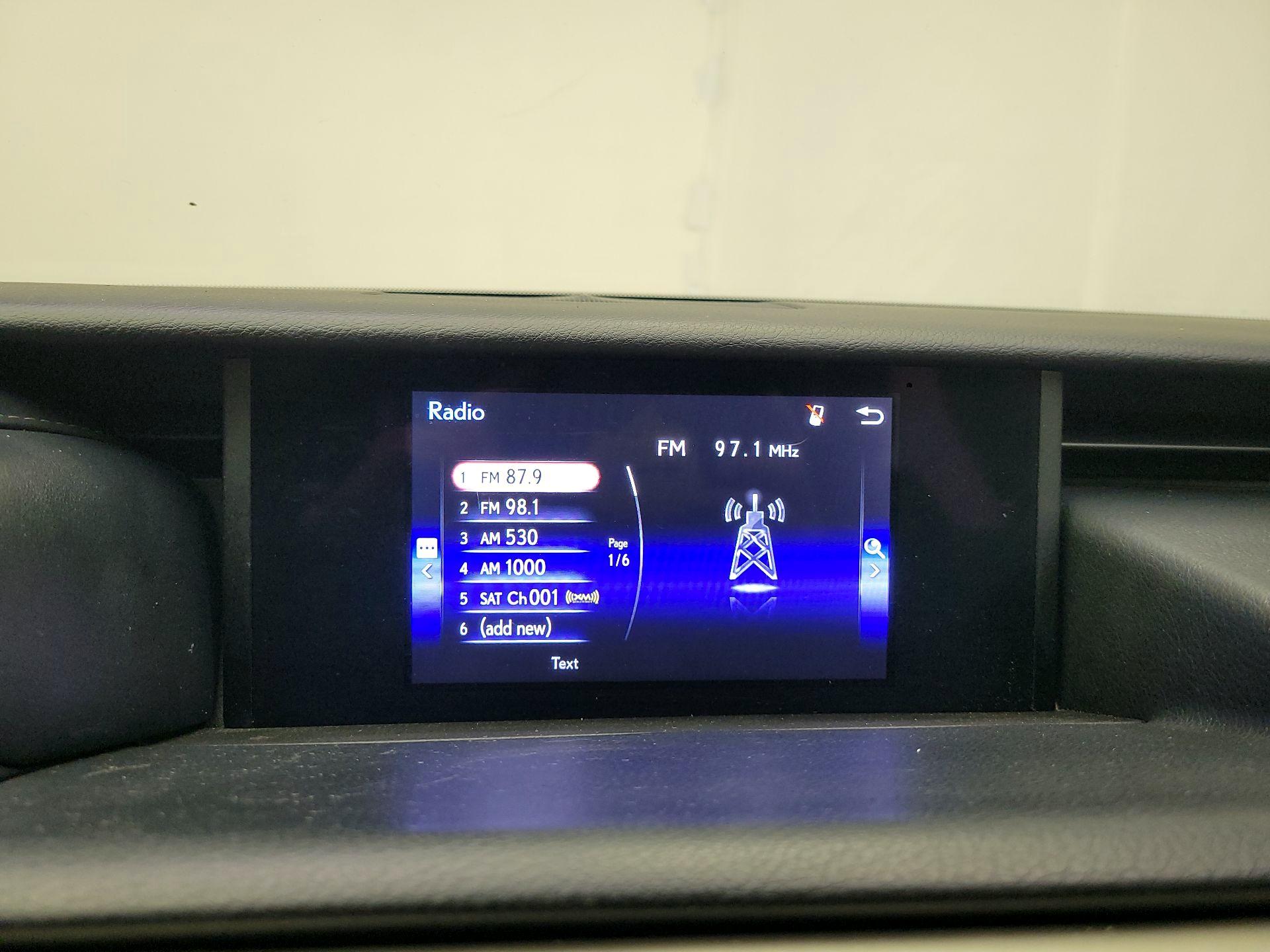 Thumbnail: 2018 Lexus IS - 15