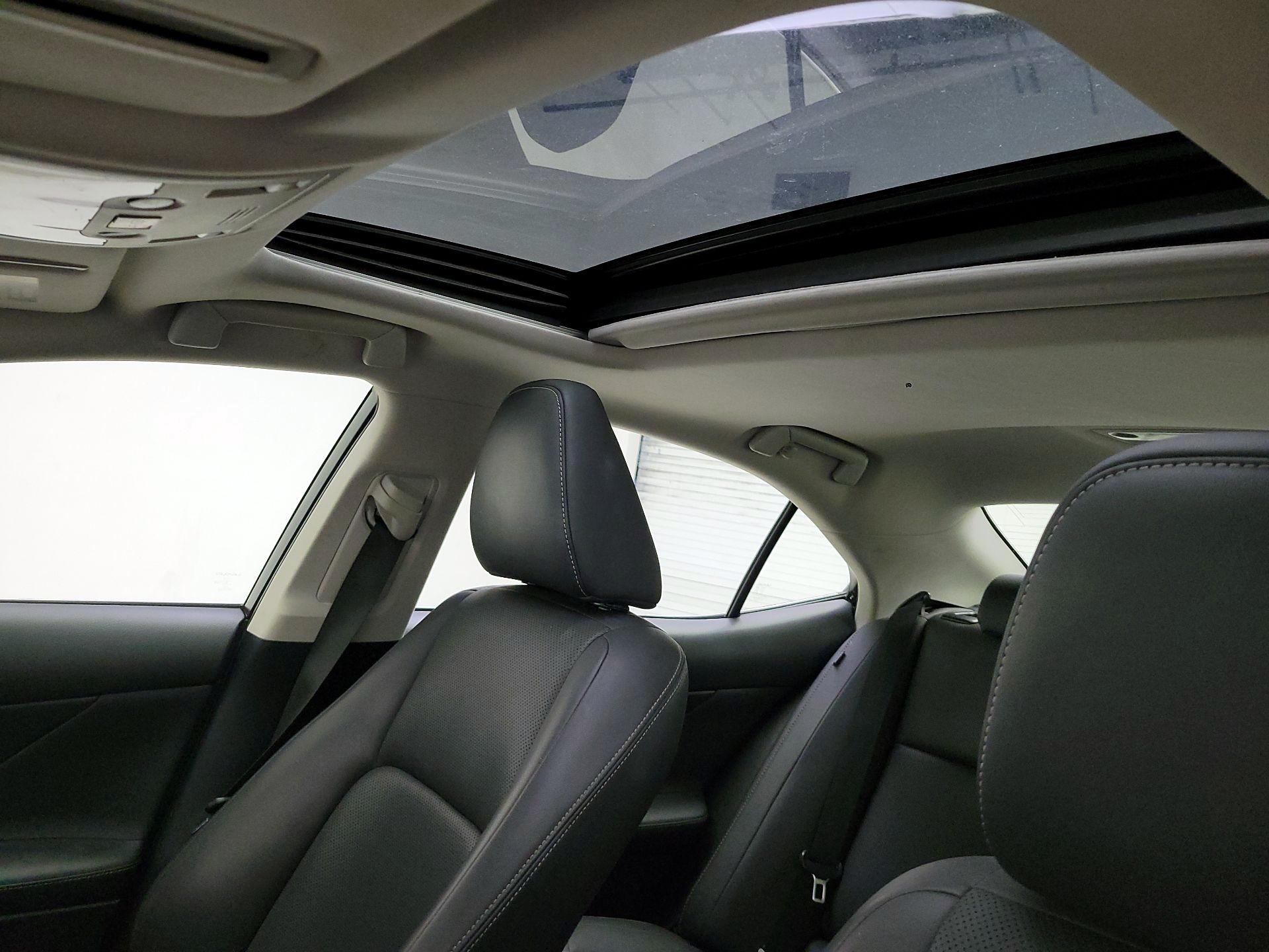 Thumbnail: 2018 Lexus IS - 19