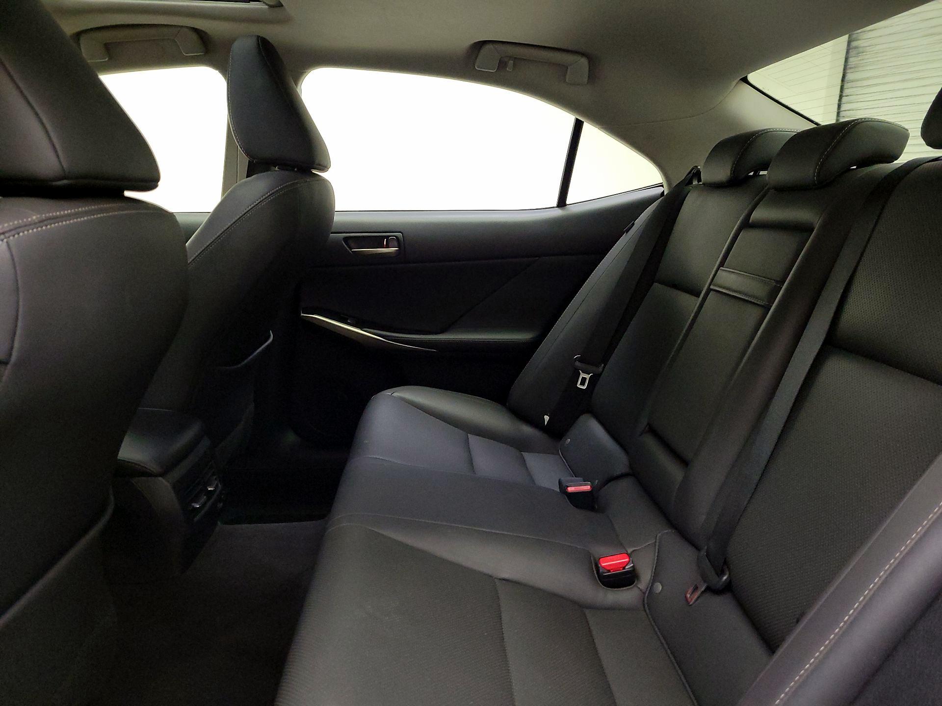 Thumbnail: 2018 Lexus IS - 20