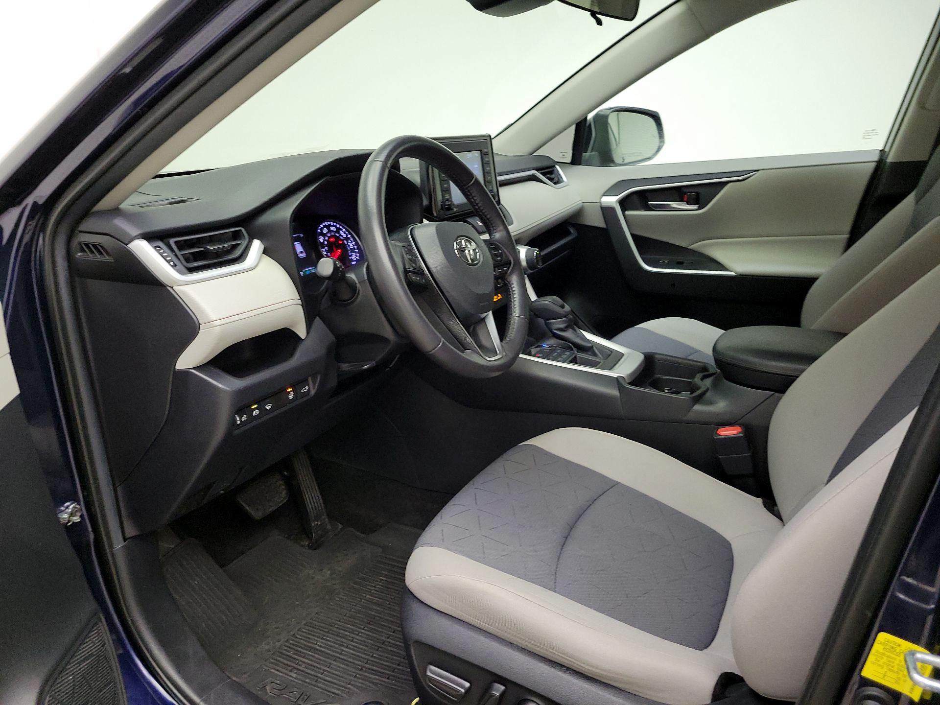 Thumbnail: 2021 Toyota RAV4 - 11