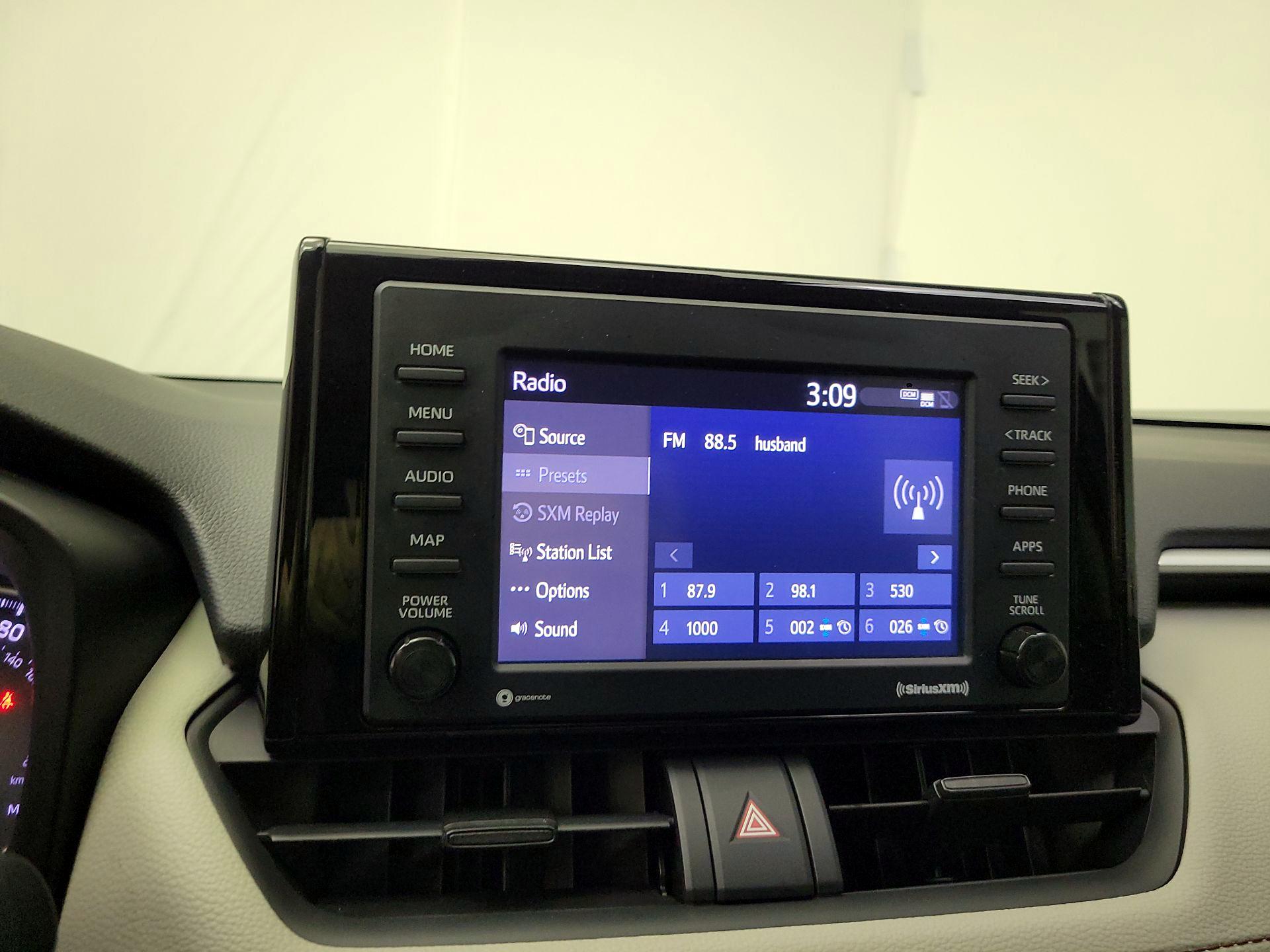 Thumbnail: 2021 Toyota RAV4 - 15