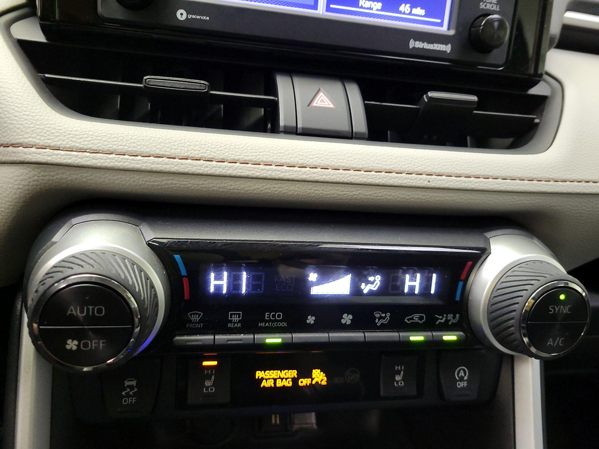 Thumbnail: 2021 Toyota RAV4 - 16