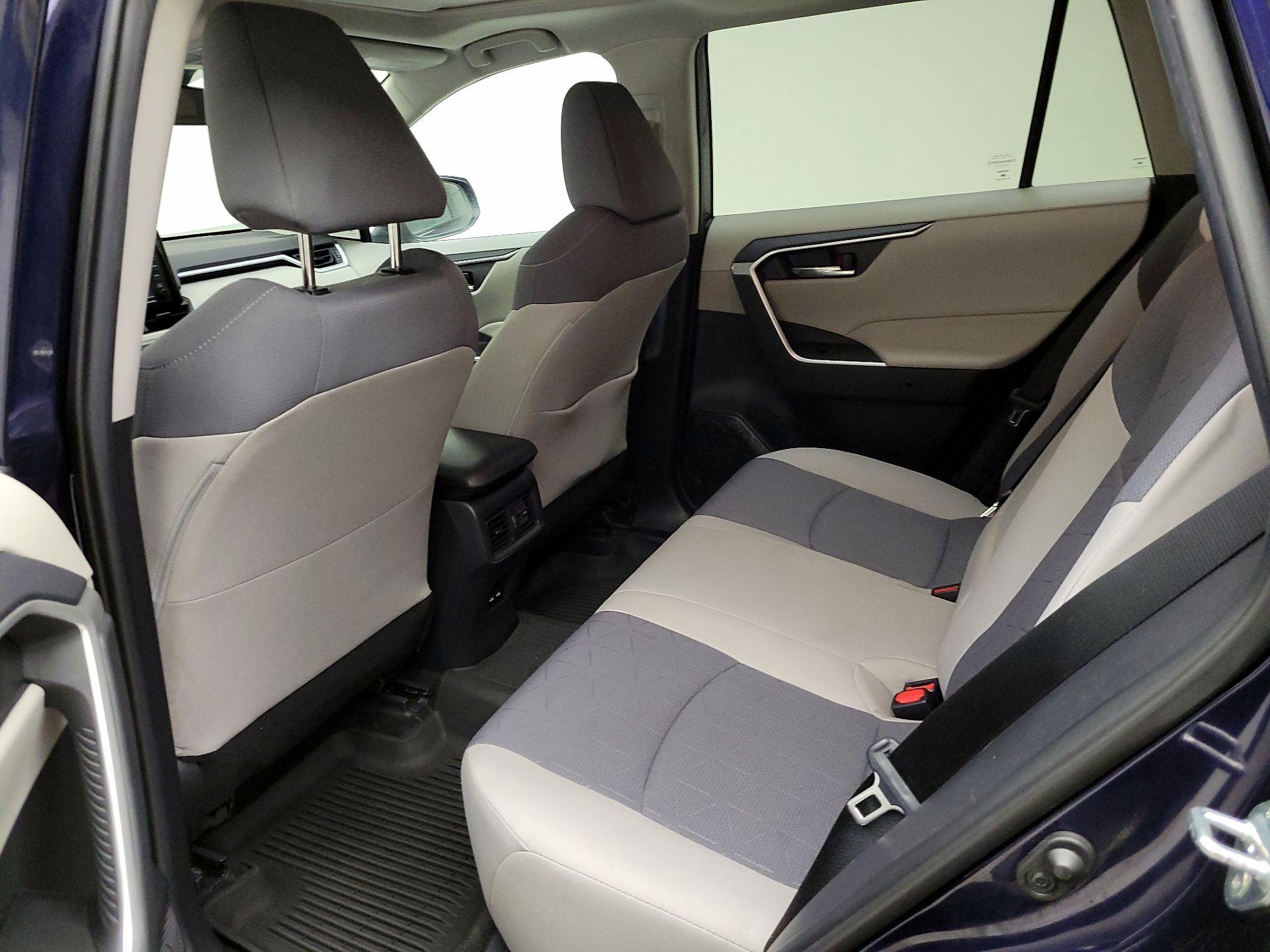 Thumbnail: 2021 Toyota RAV4 - 19