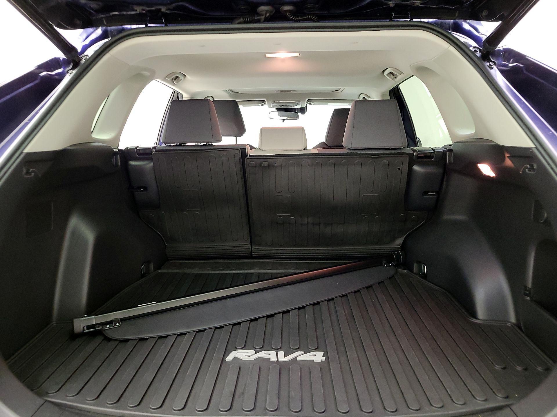 Thumbnail: 2021 Toyota RAV4 - 20