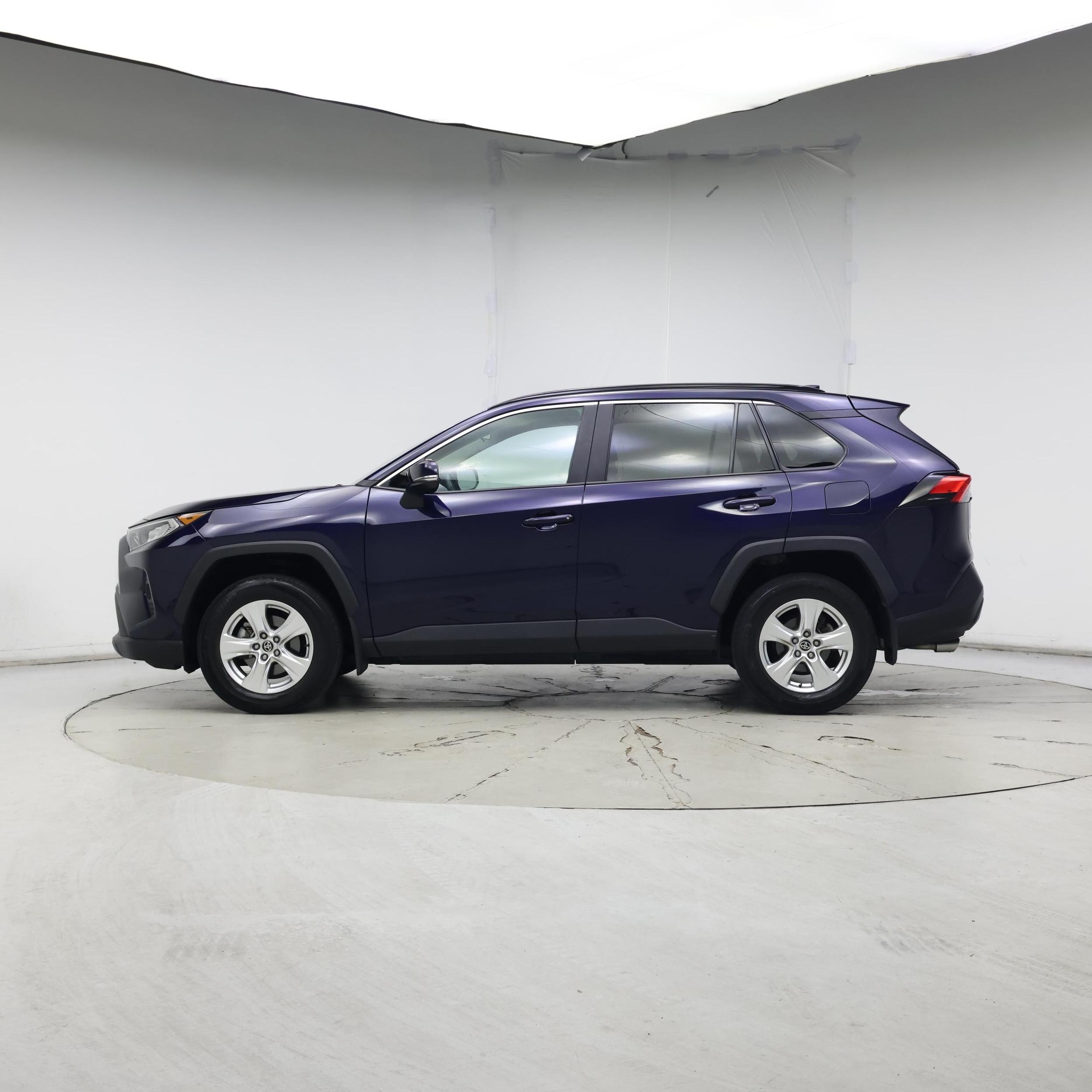 Thumbnail: 2021 Toyota RAV4 - 3