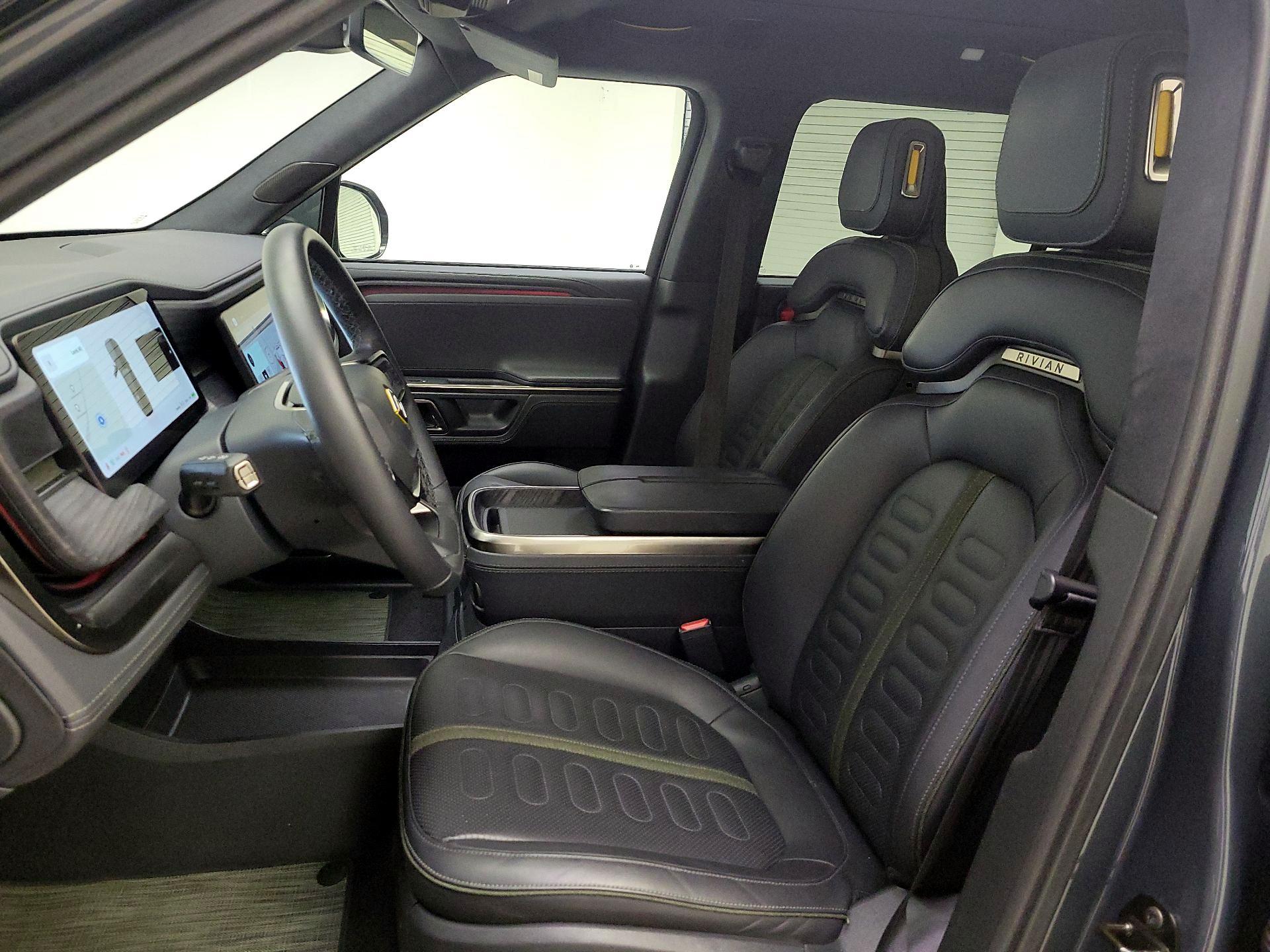 Thumbnail: 2023 Rivian R1S - 11