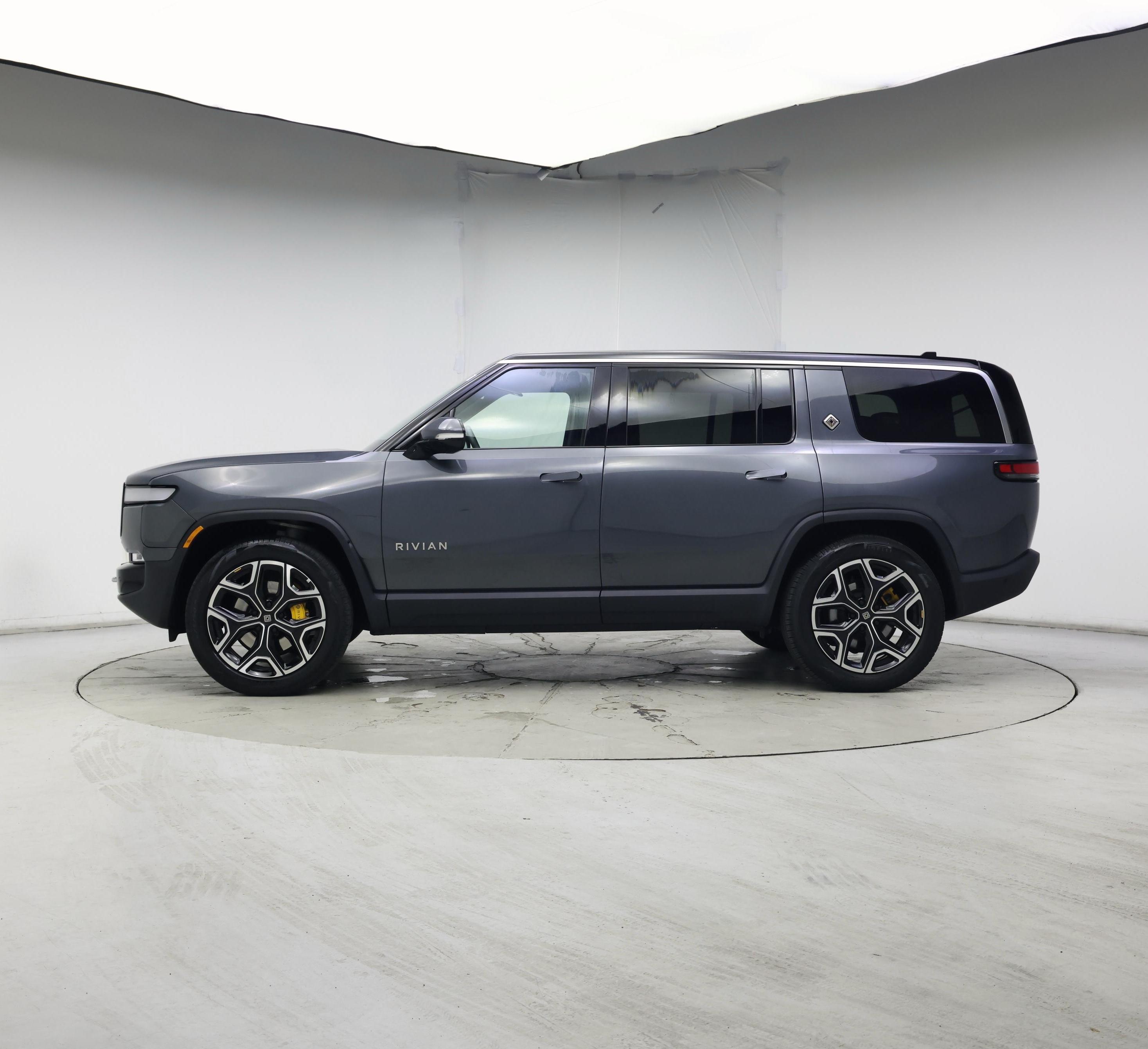 Thumbnail: 2023 Rivian R1S - 3