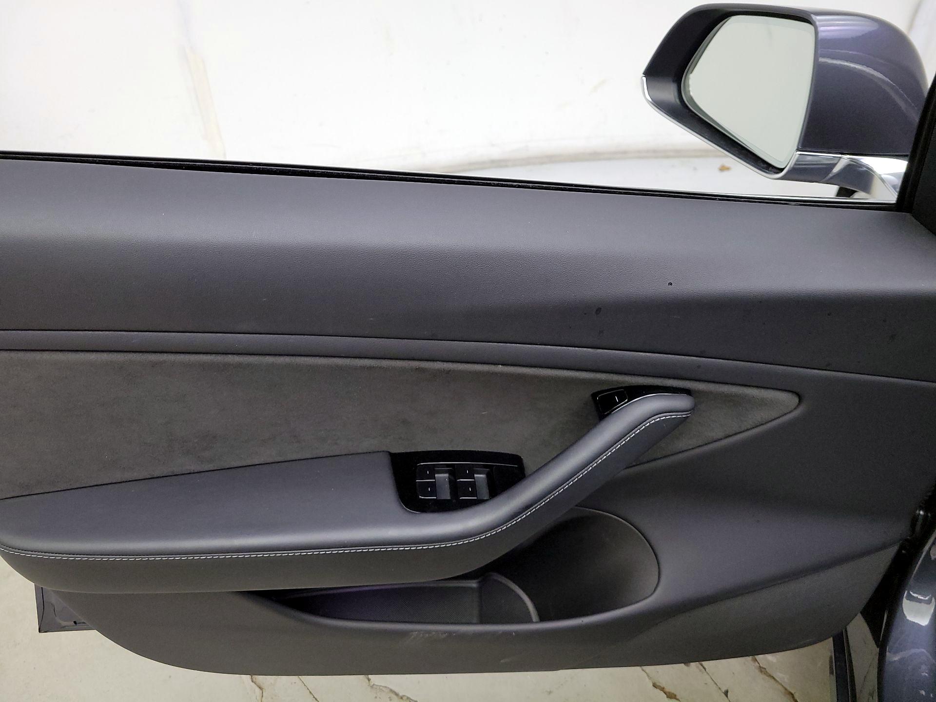 Thumbnail: 2019 Tesla Model 3 - 12