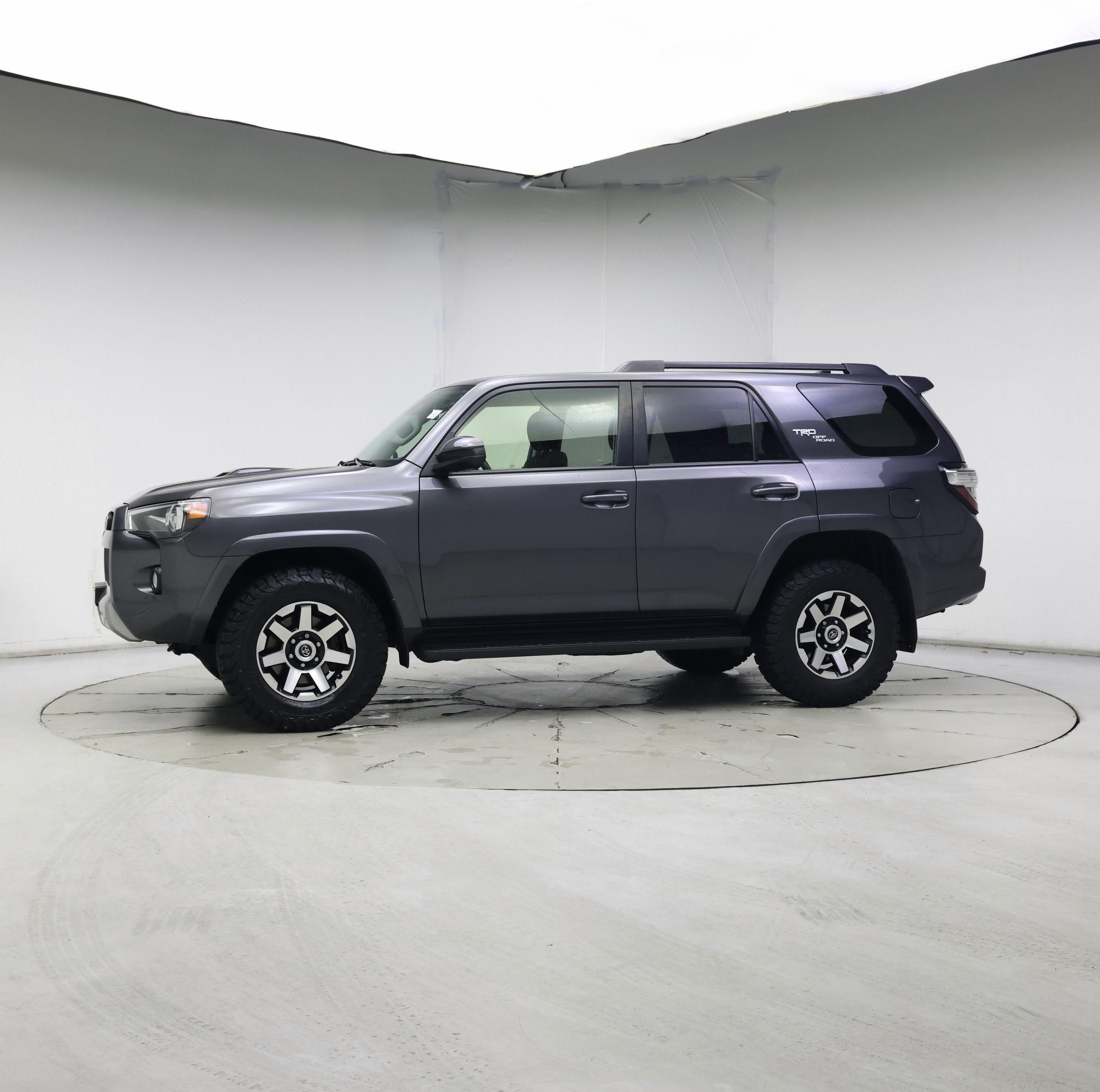 Thumbnail: 2020 Toyota 4Runner - 3
