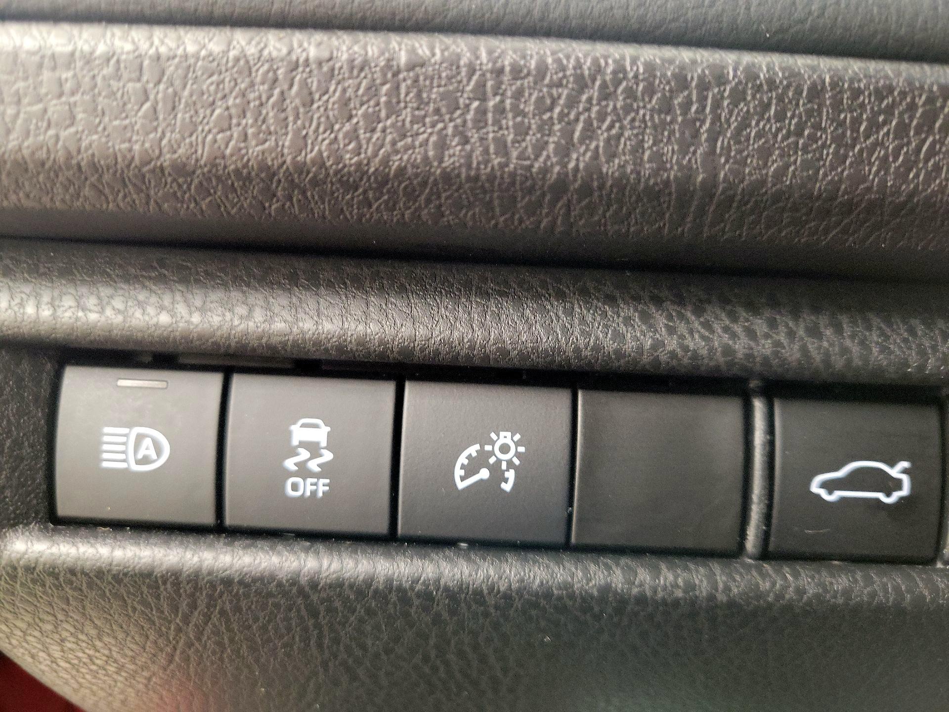 Thumbnail: 2025 Toyota Camry - 13