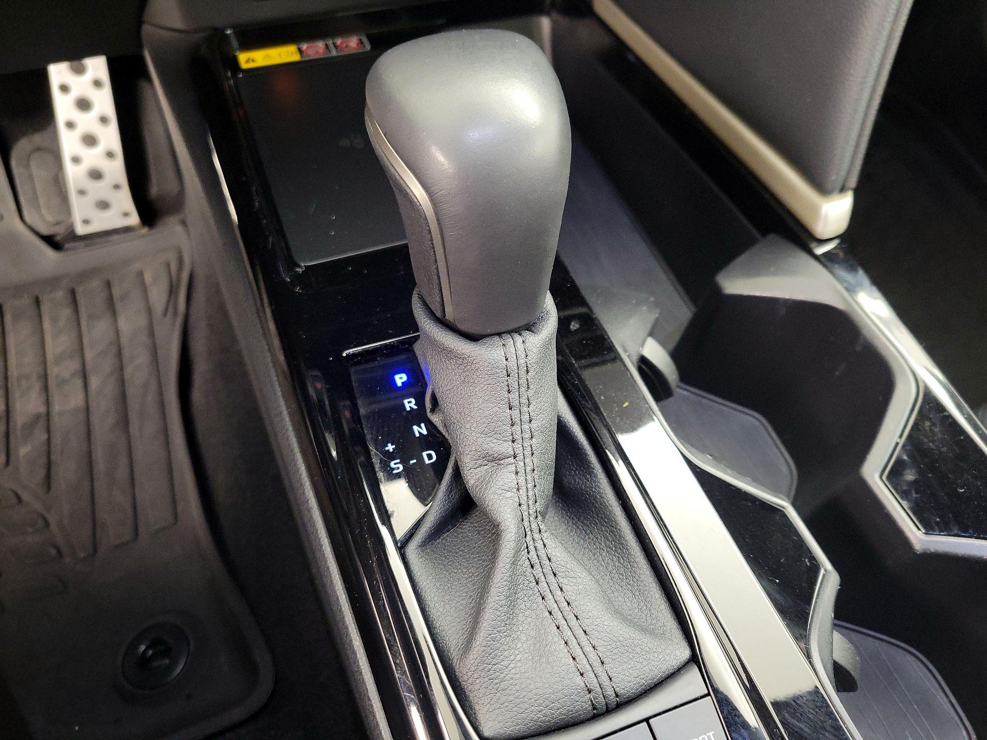 Thumbnail: 2025 Toyota Camry - 17