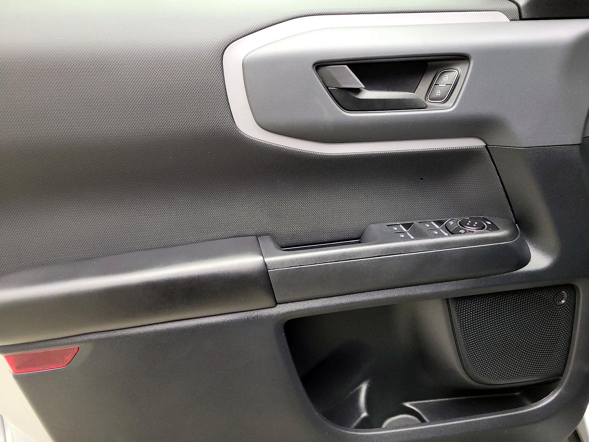 Thumbnail: 2022 Ford Bronco Sport - 12