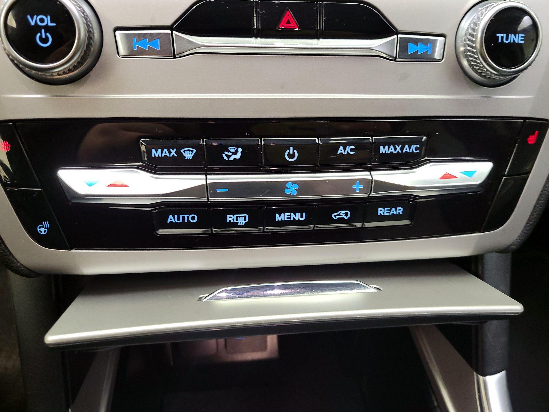 Thumbnail: 2023 Ford Explorer - 17