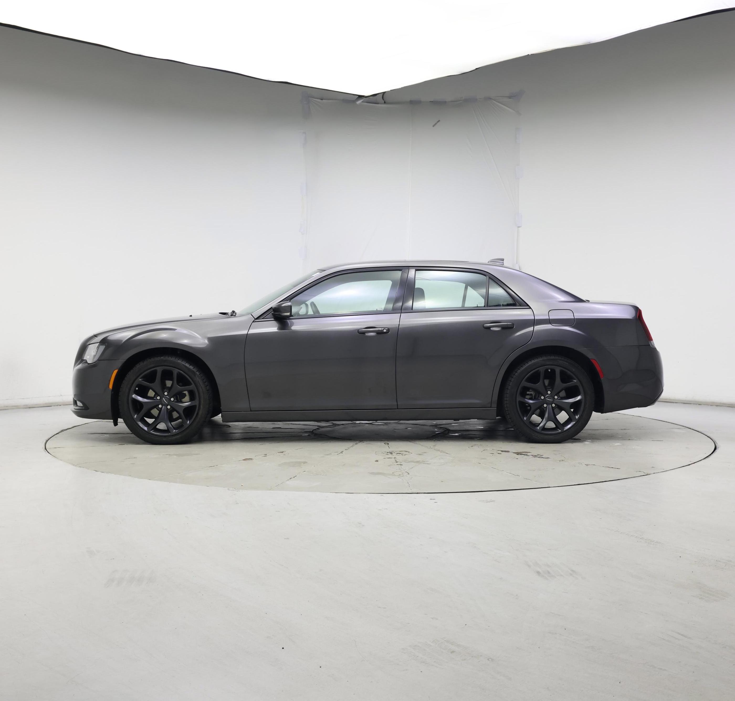 Thumbnail: 2023 Chrysler 300 - 3