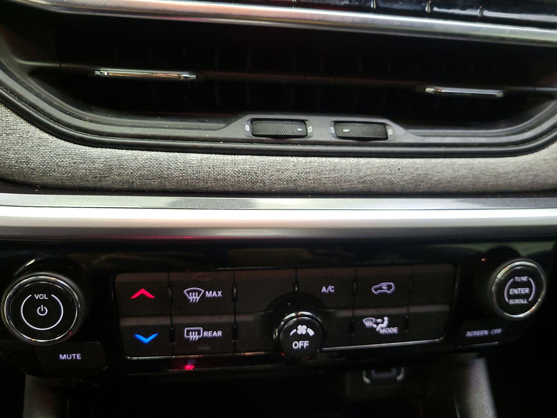 Thumbnail: 2023 Jeep Compass - 16