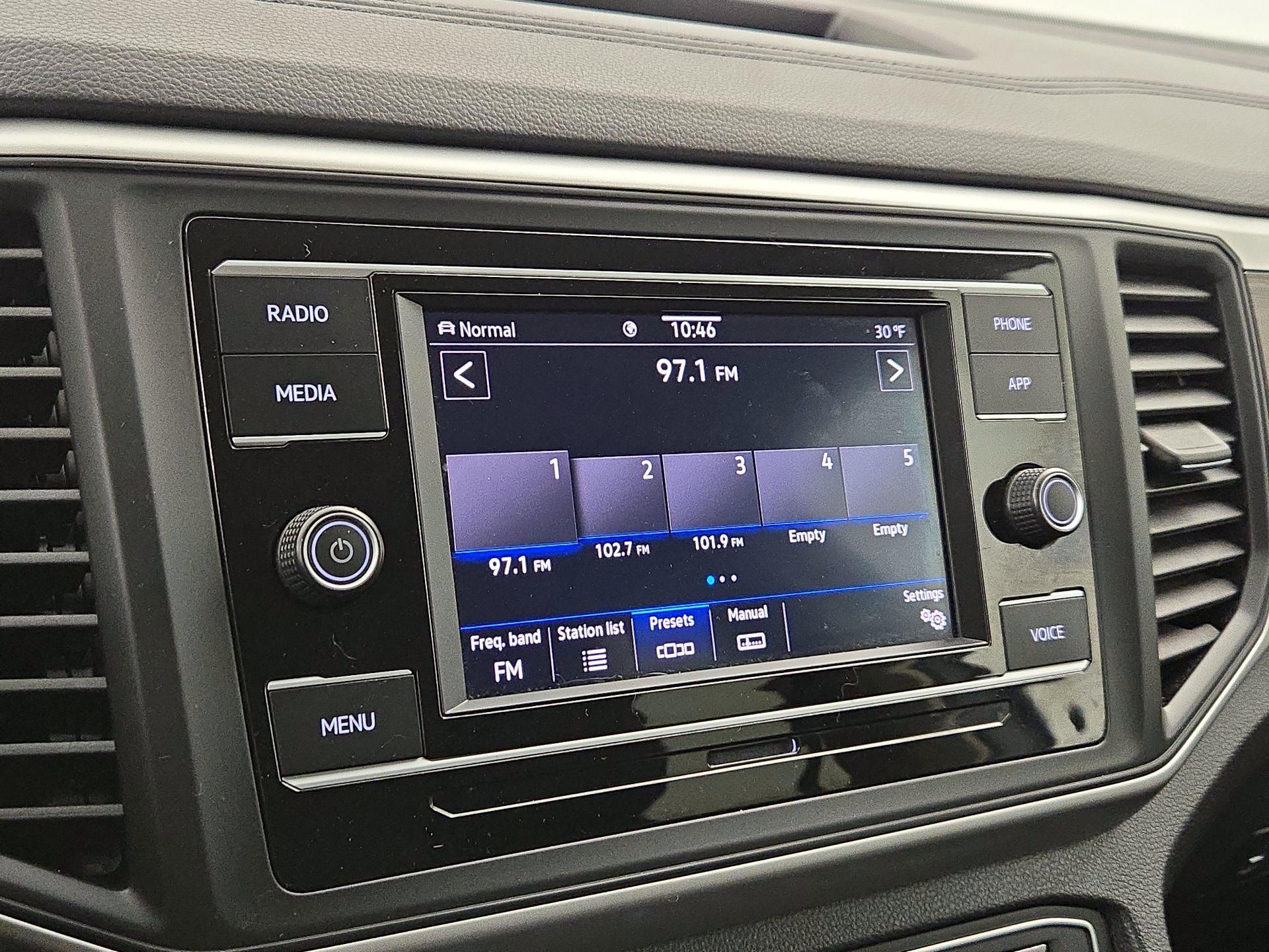 Thumbnail: 2022 Volkswagen Atlas - 15