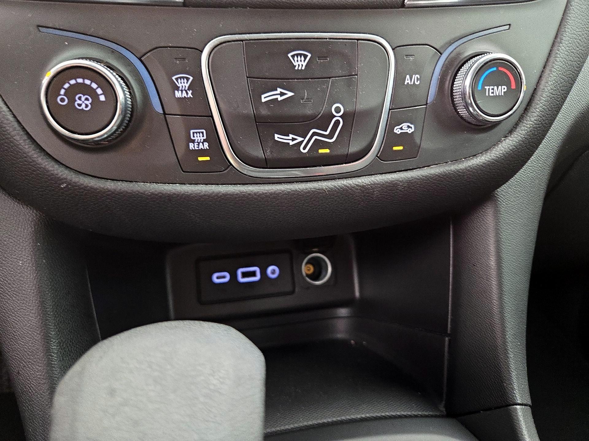 Thumbnail: 2023 Chevrolet Equinox - 17