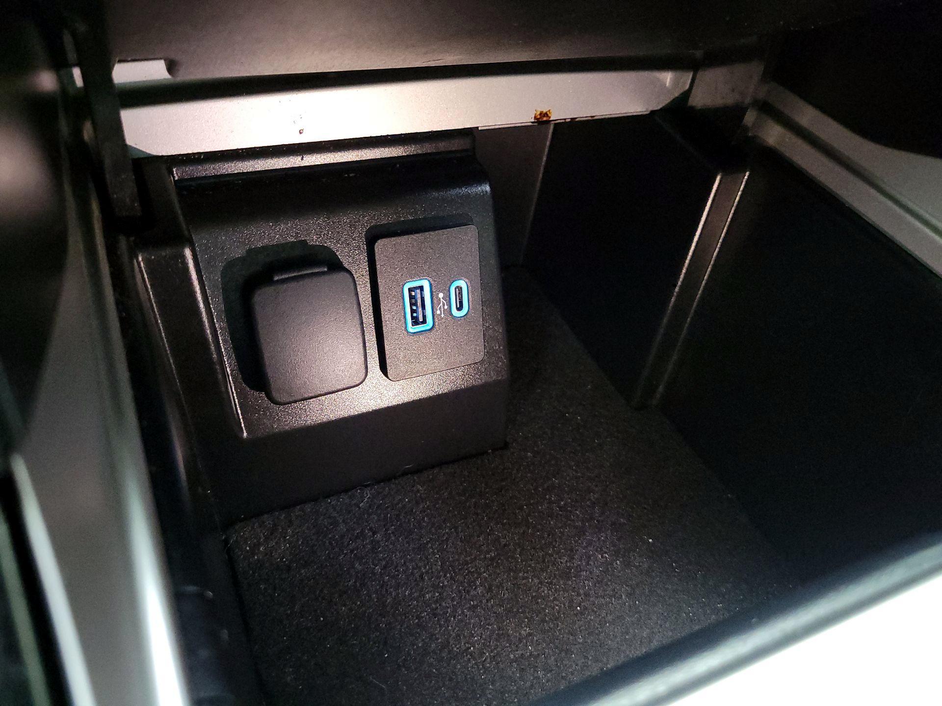 Thumbnail: 2023 Ford Explorer - 19