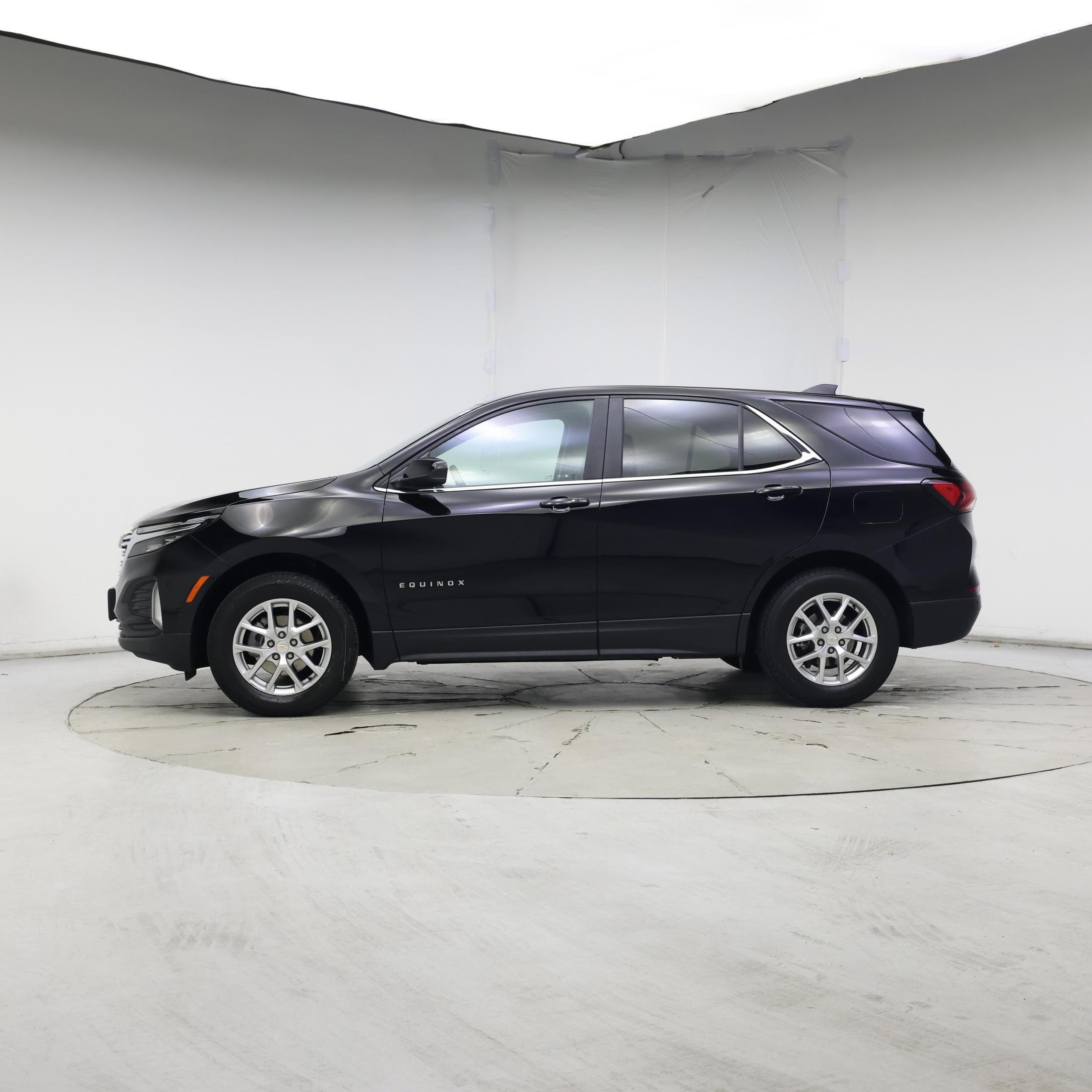 Thumbnail: 2023 Chevrolet Equinox - 3