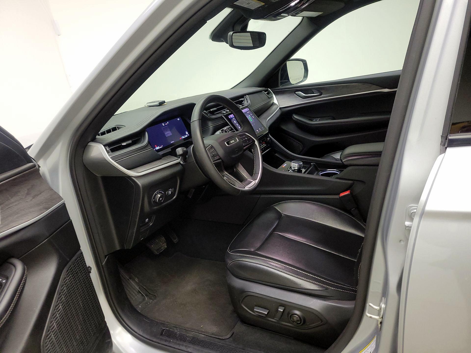 Thumbnail: 2024 Jeep Grand Cherokee - 11