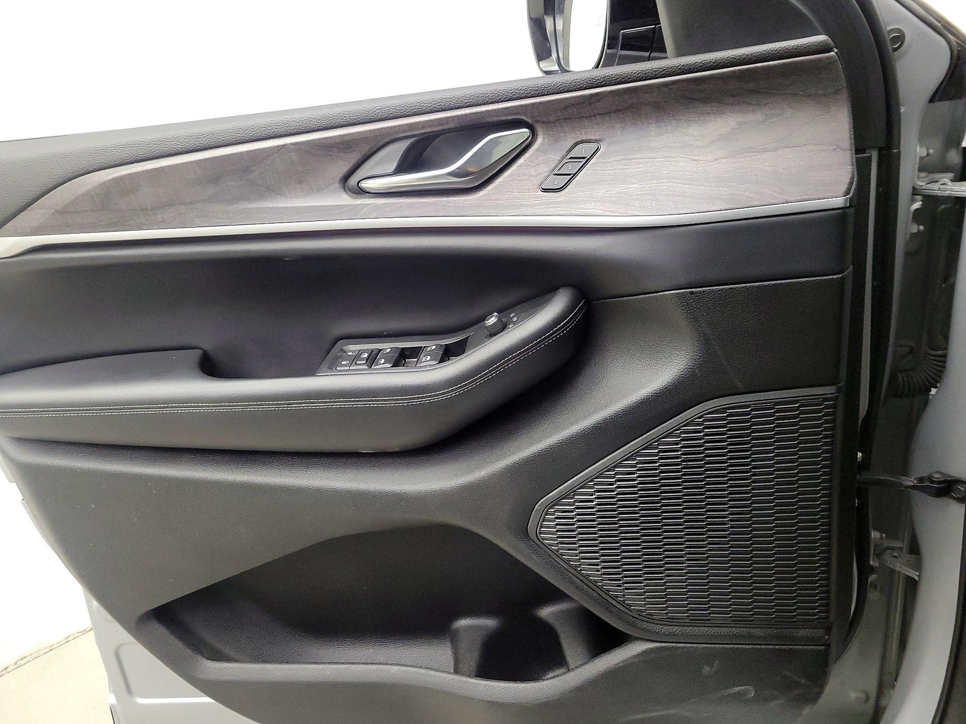 Thumbnail: 2024 Jeep Grand Cherokee - 12