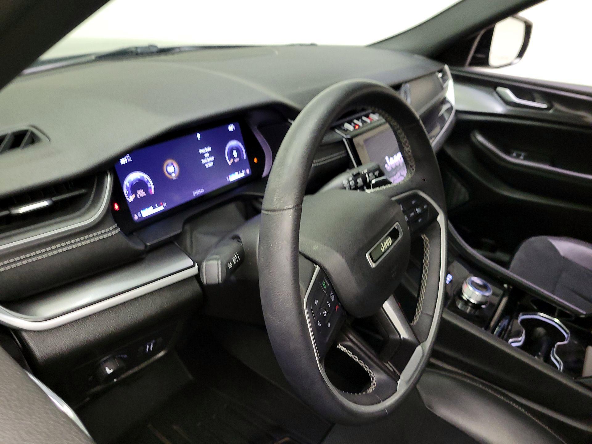 Thumbnail: 2023 Jeep Grand Cherokee - 9