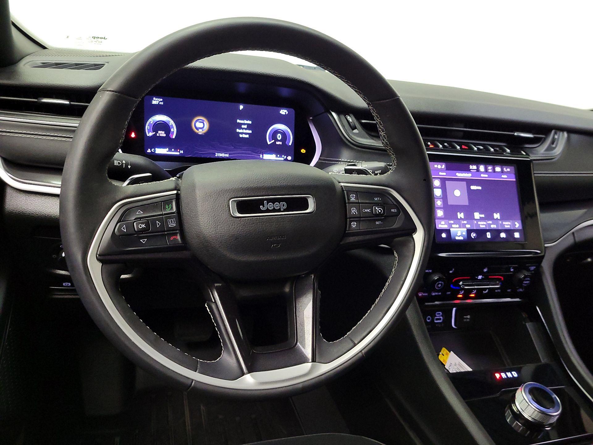 Thumbnail: 2023 Jeep Grand Cherokee - 10