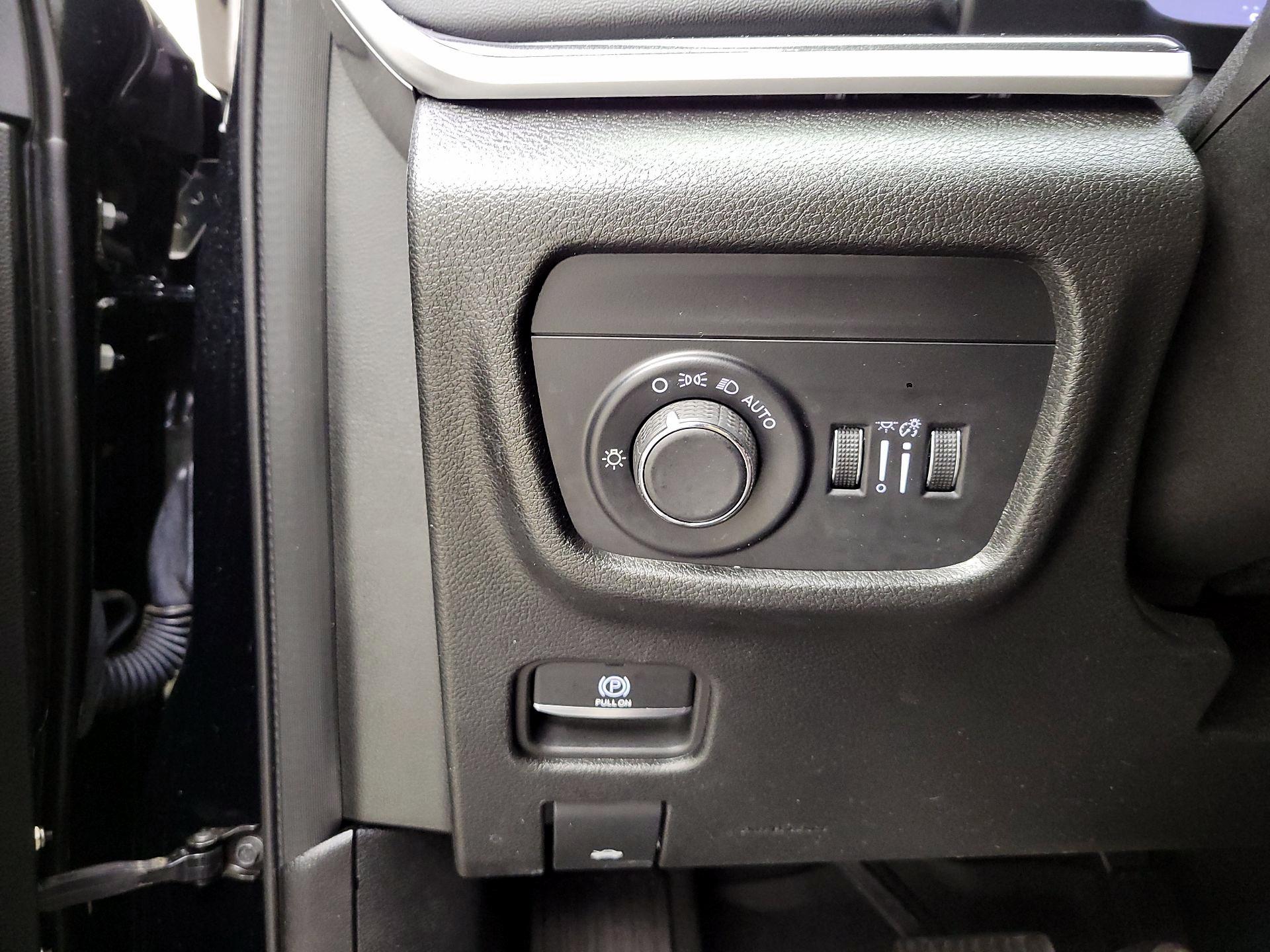 Thumbnail: 2023 Jeep Grand Cherokee - 13