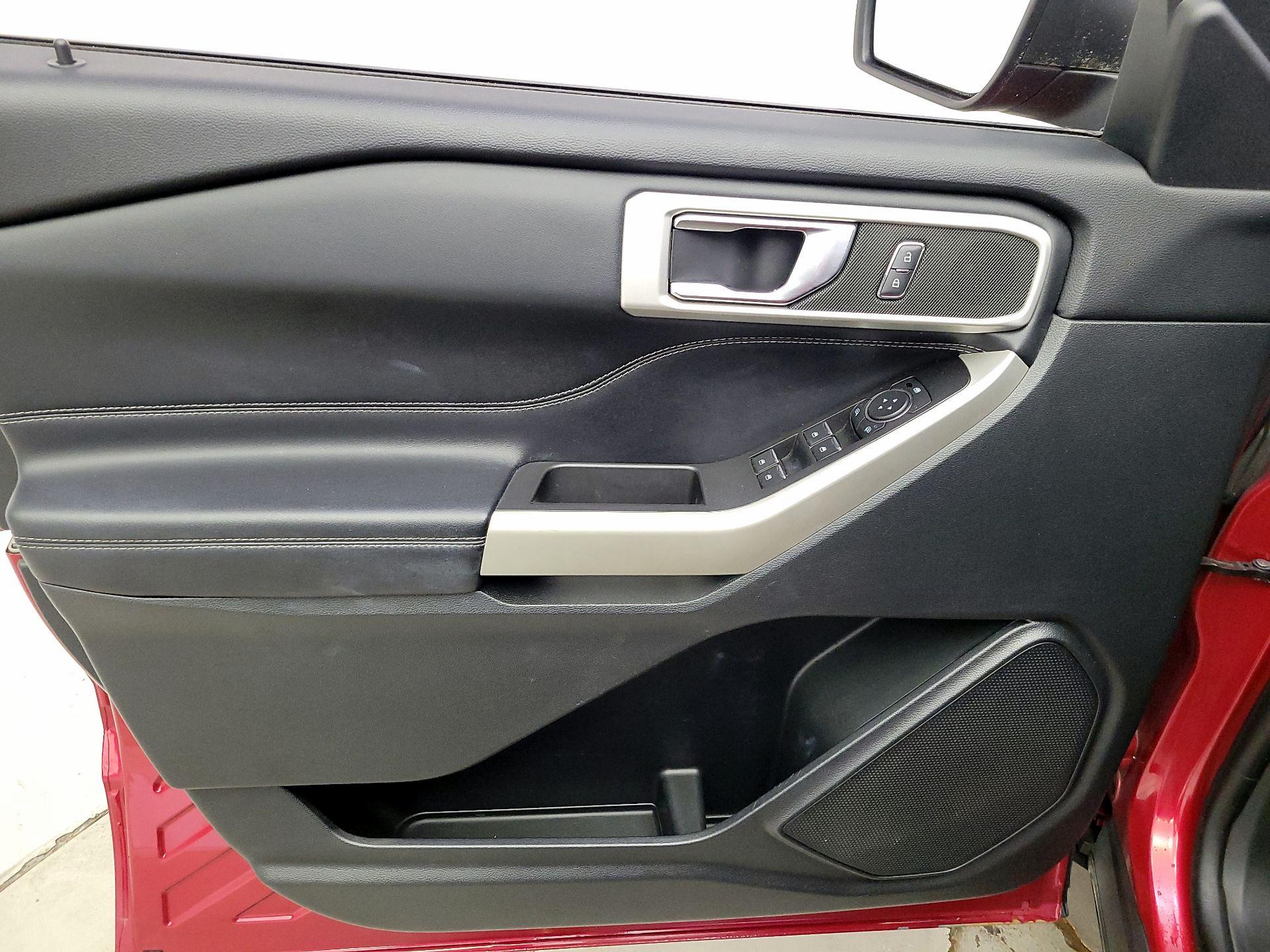 Thumbnail: 2020 Ford Explorer - 12