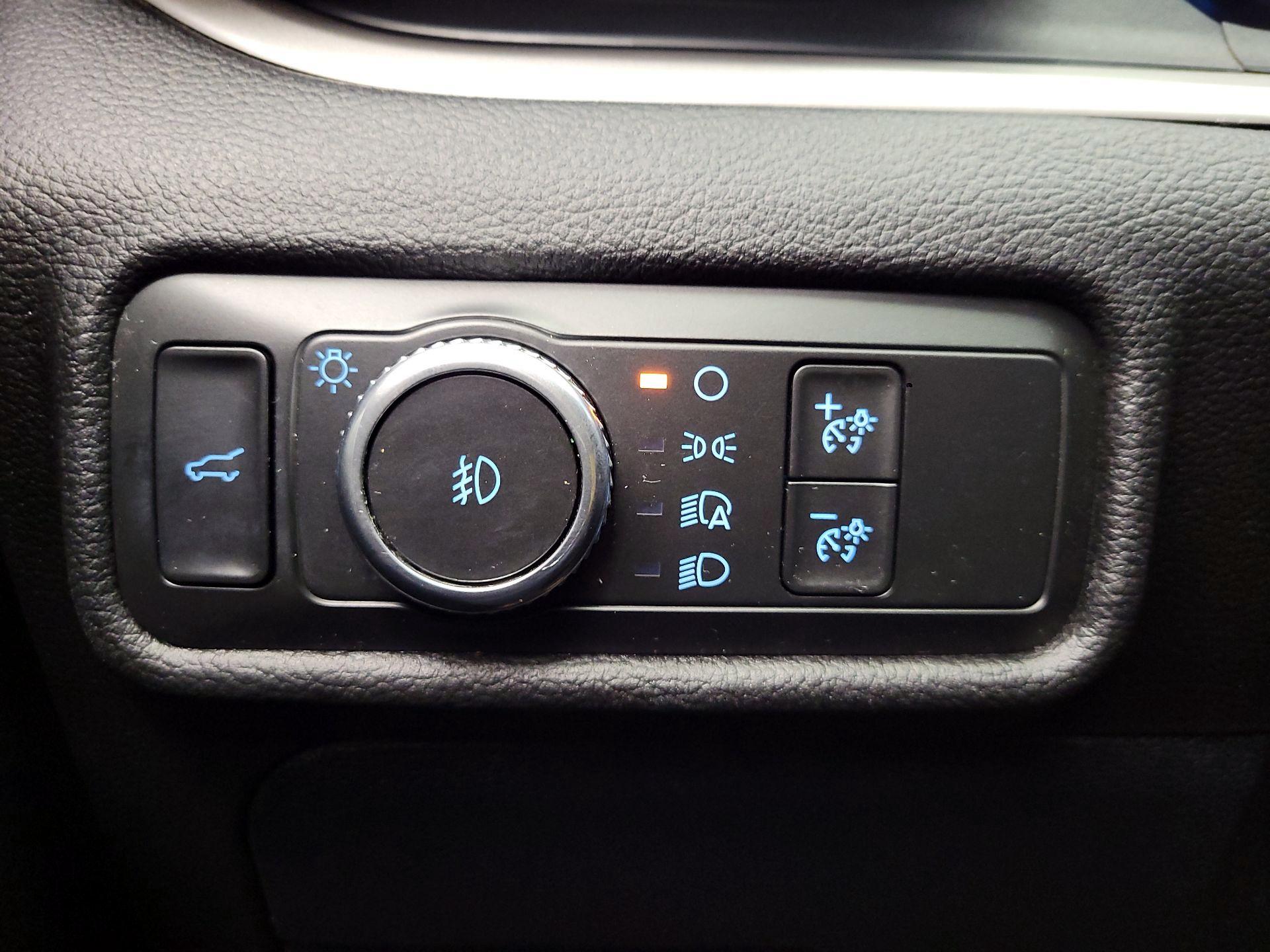 Thumbnail: 2020 Ford Explorer - 13