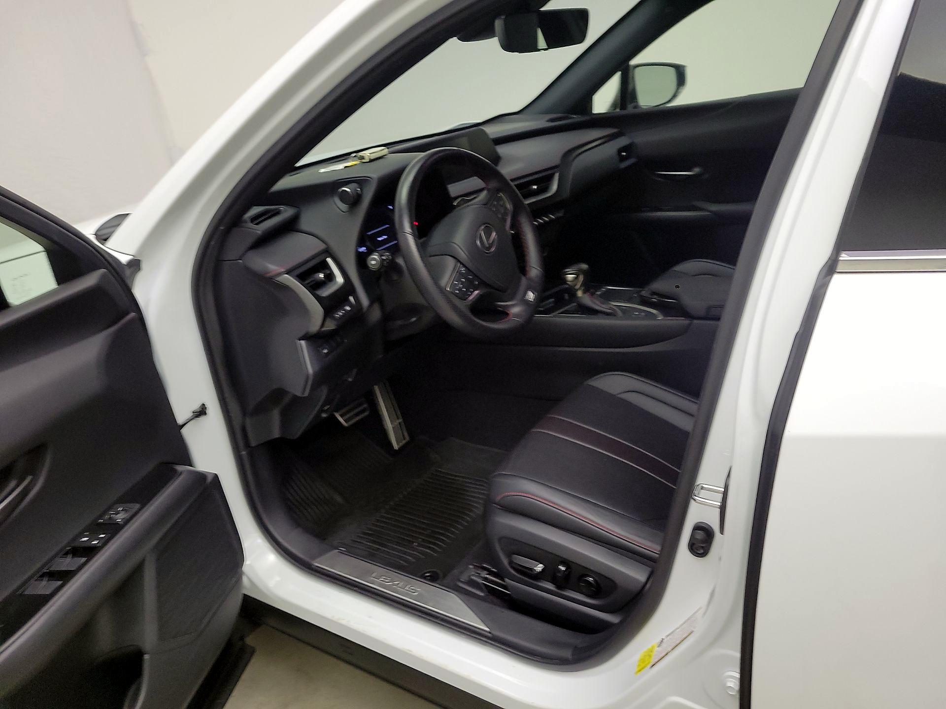 Thumbnail: 2021 Lexus UX - 11