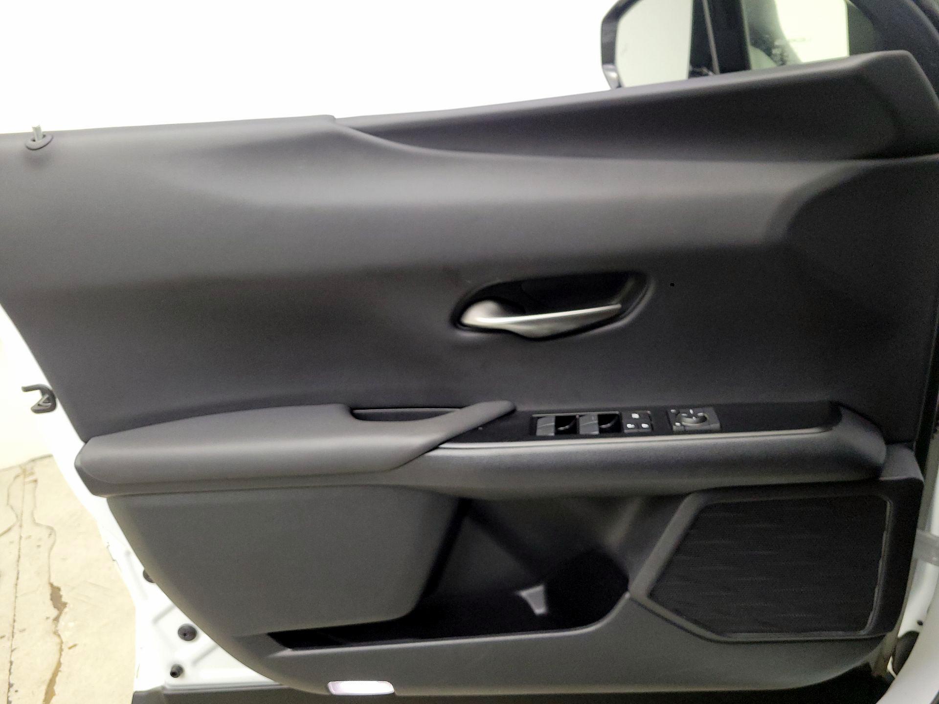 Thumbnail: 2021 Lexus UX - 12