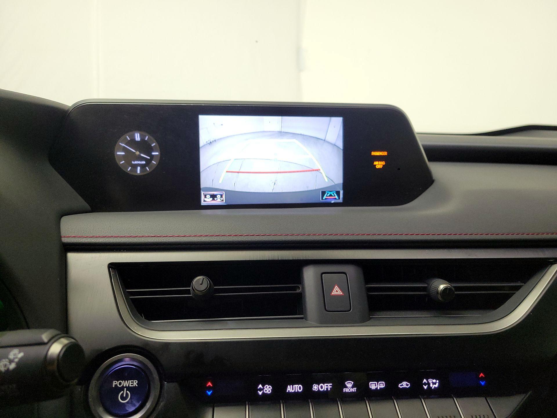 Thumbnail: 2021 Lexus UX - 14