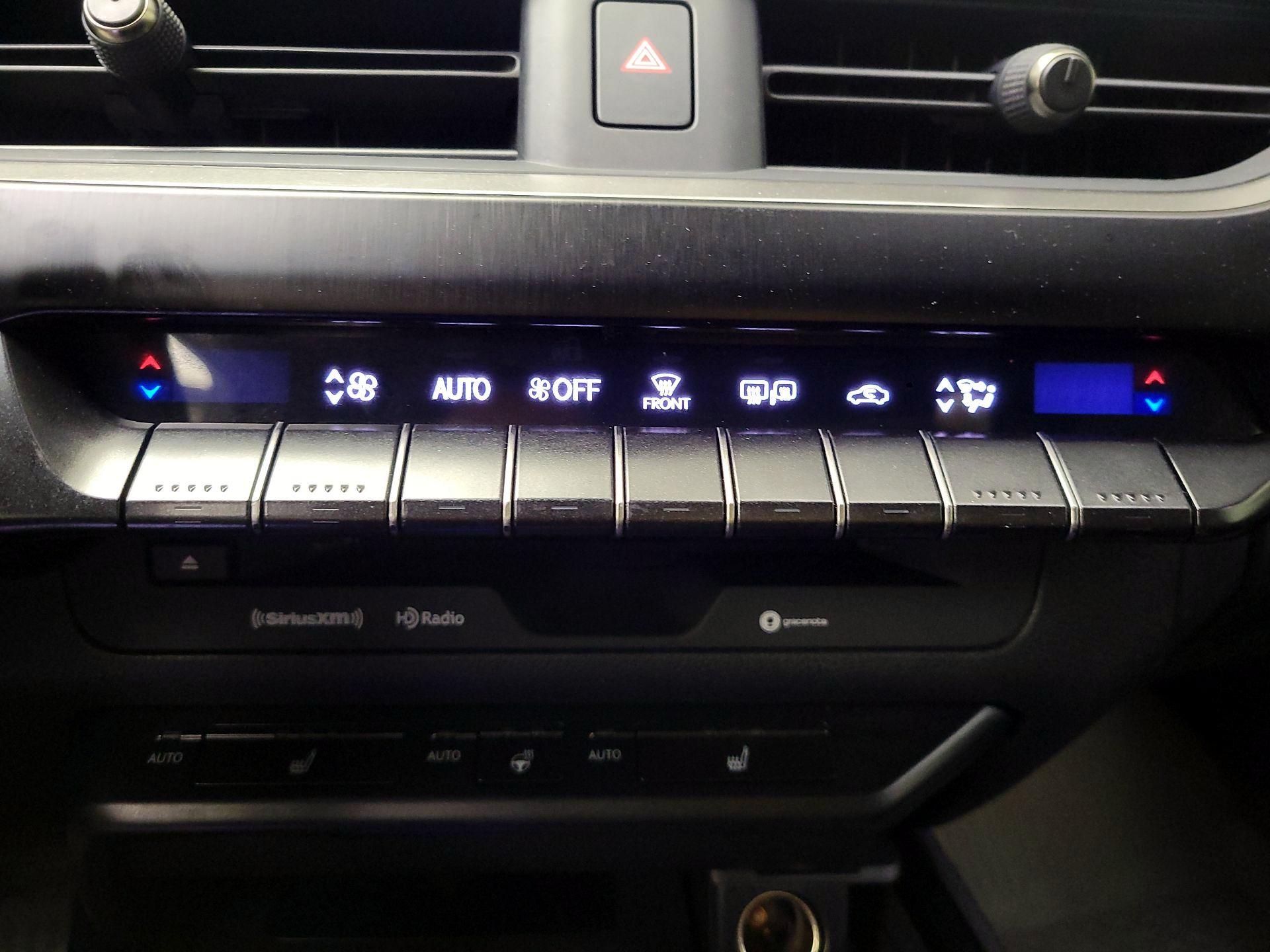 Thumbnail: 2021 Lexus UX - 16