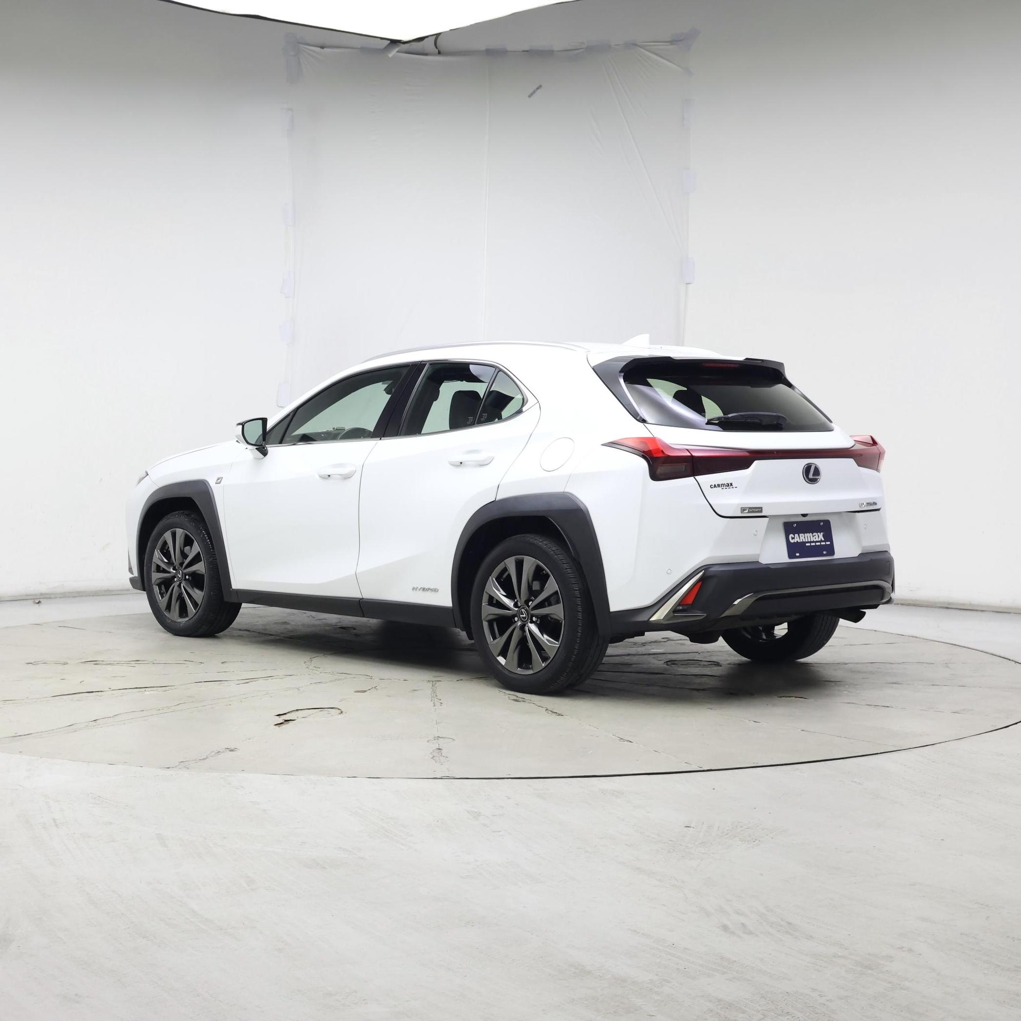 Thumbnail: 2021 Lexus UX - 2