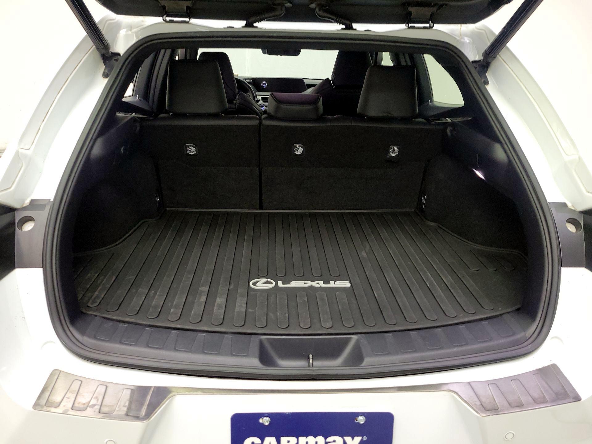 Thumbnail: 2021 Lexus UX - 20