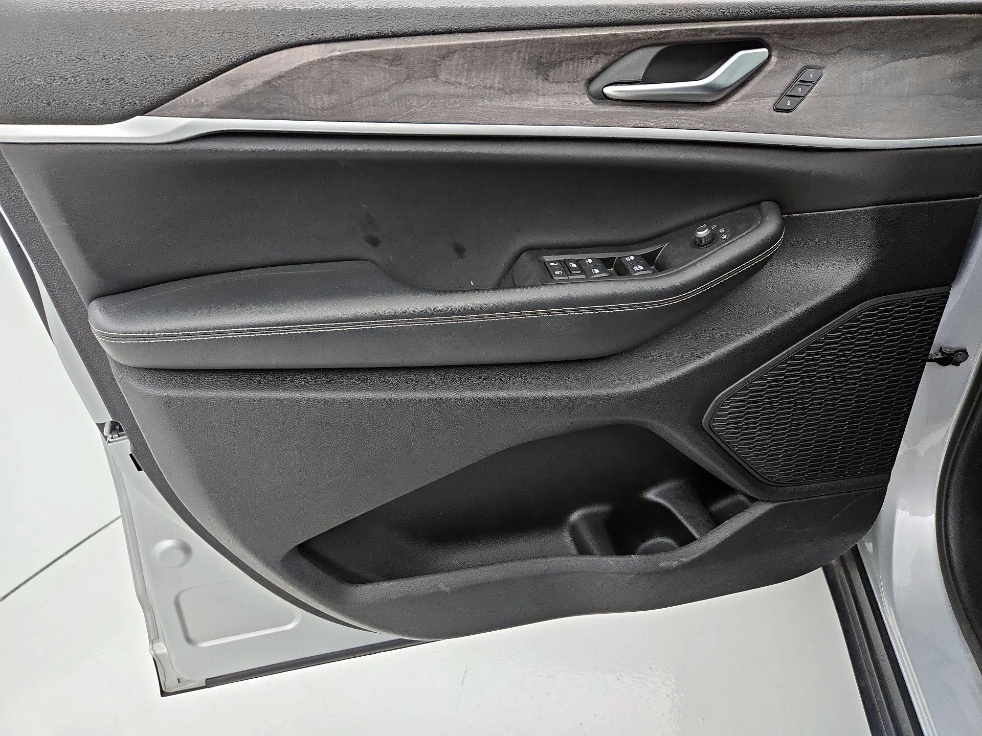 Thumbnail: 2023 Jeep Grand Cherokee - 12