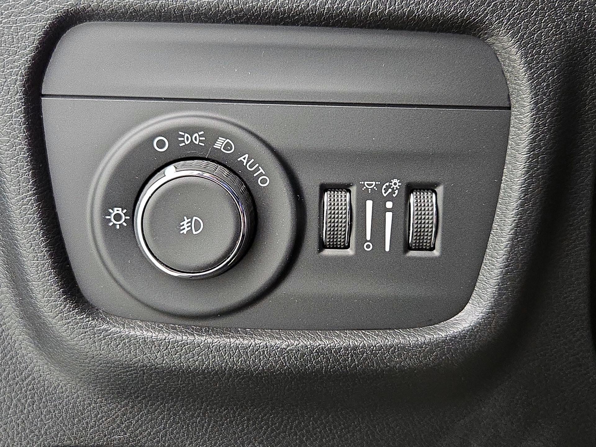 Thumbnail: 2023 Jeep Grand Cherokee - 13