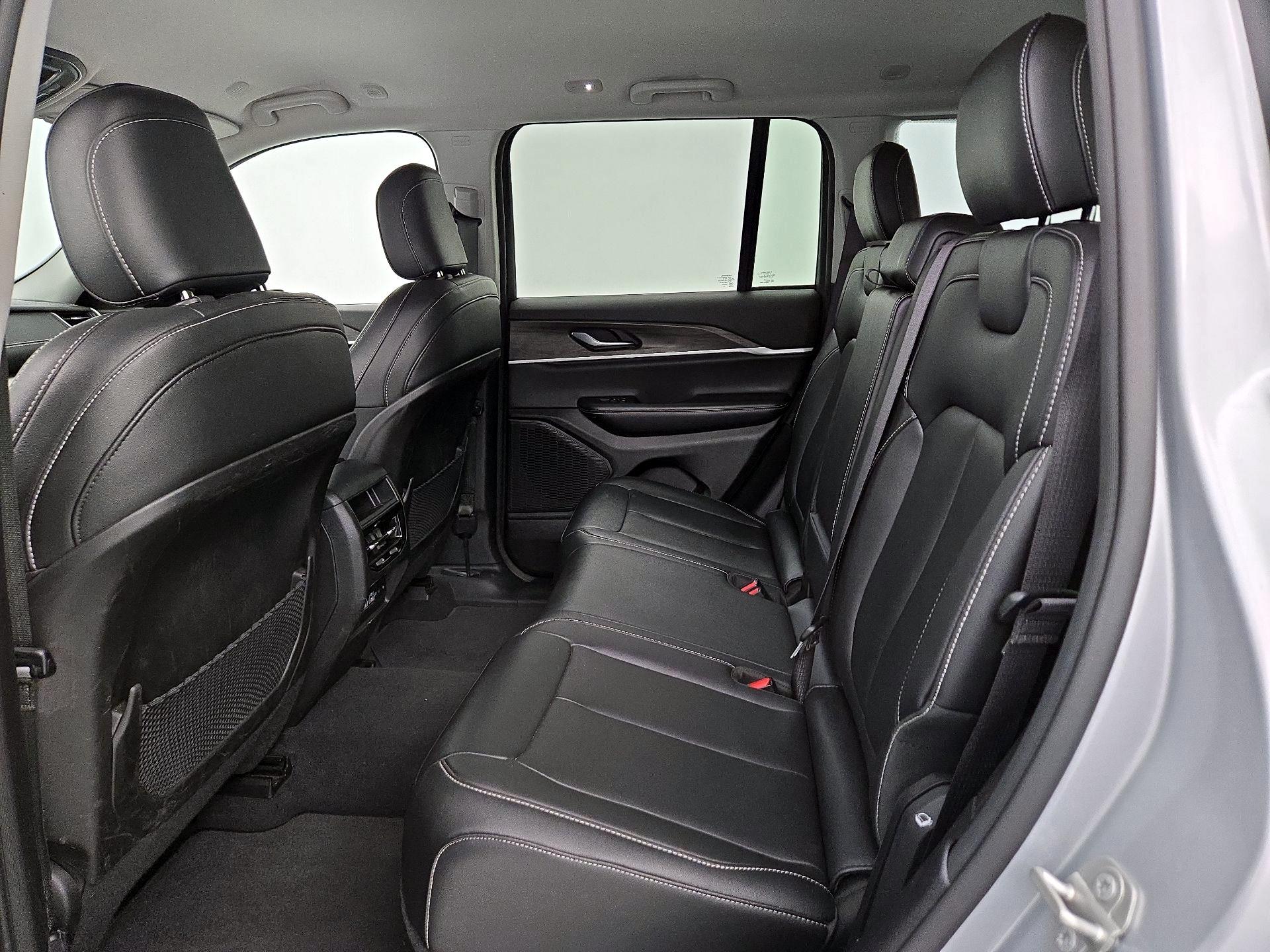 Thumbnail: 2023 Jeep Grand Cherokee - 20