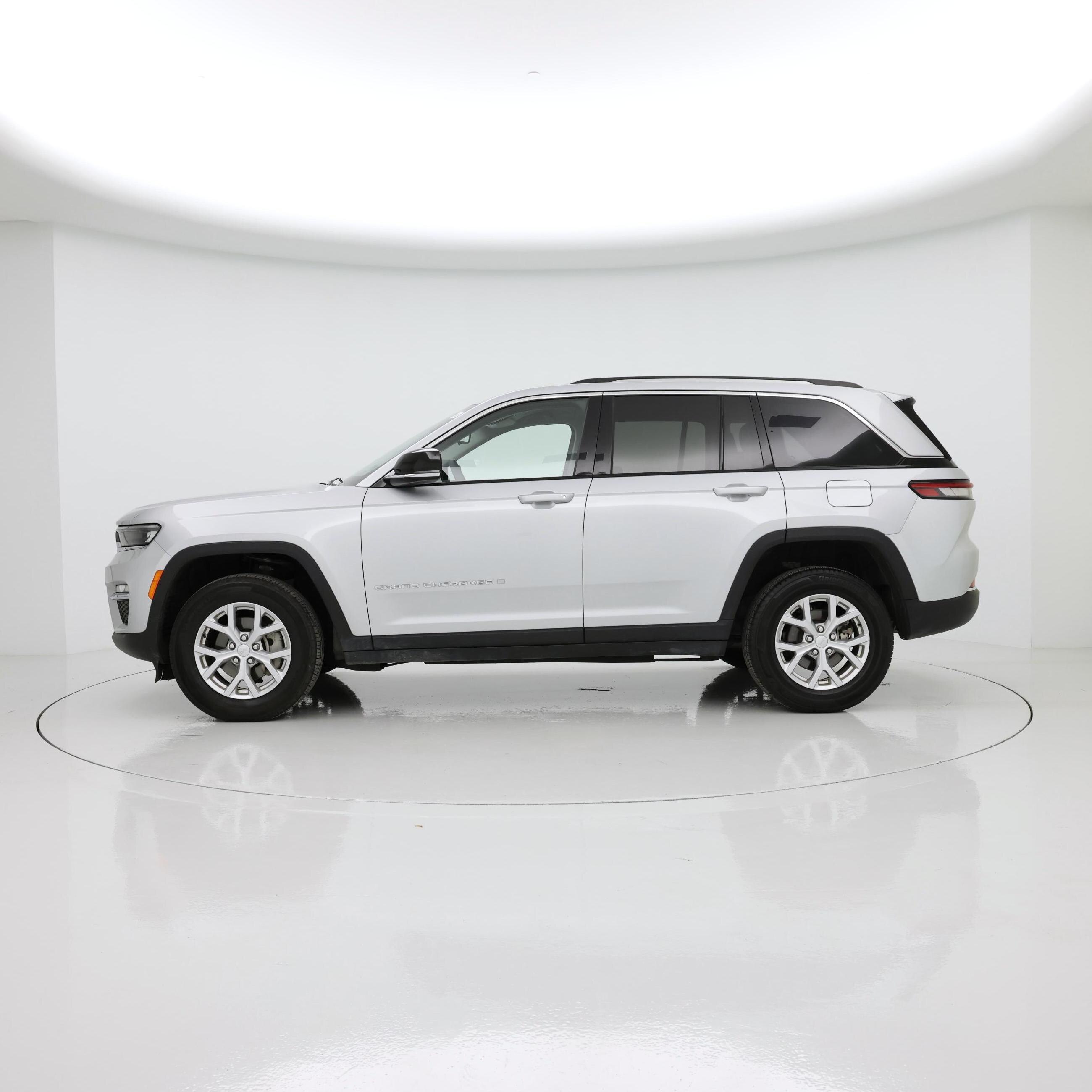 Thumbnail: 2023 Jeep Grand Cherokee - 3