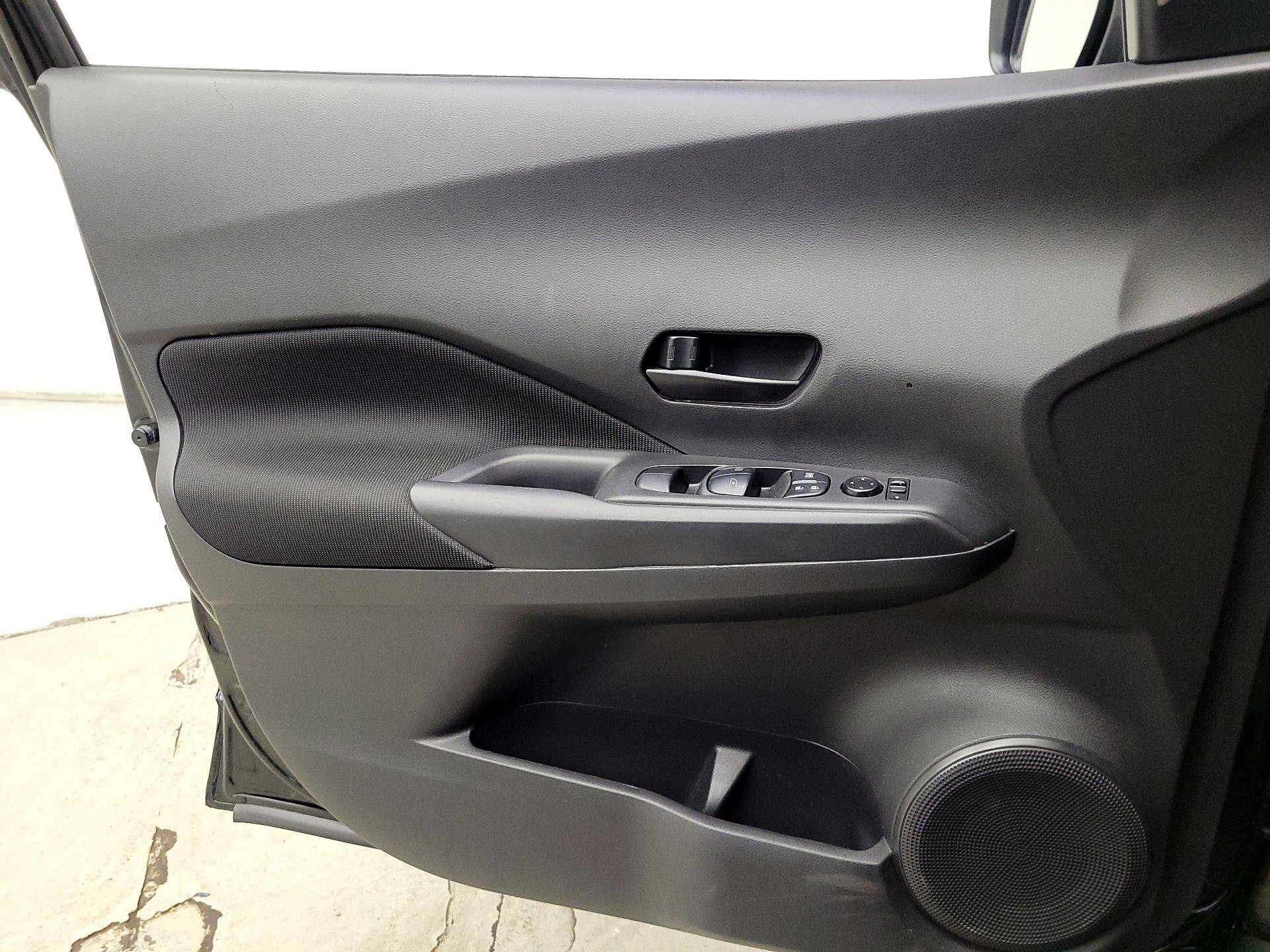 Thumbnail: 2021 Nissan Kicks - 12